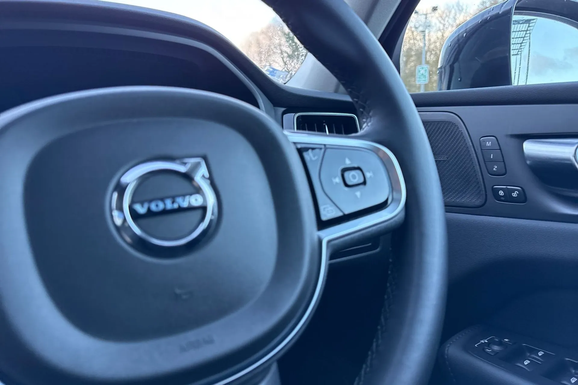 Volvo XC60 thumbnail image number 37