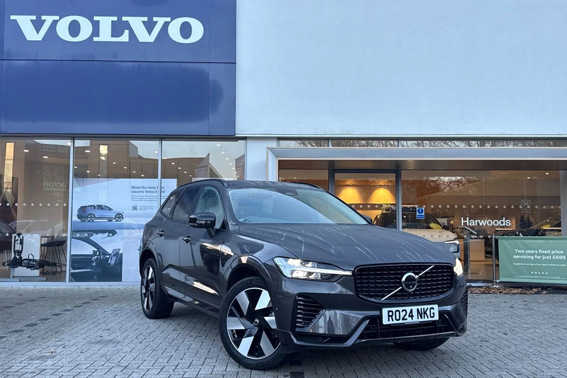 Volvo XC60 focused image