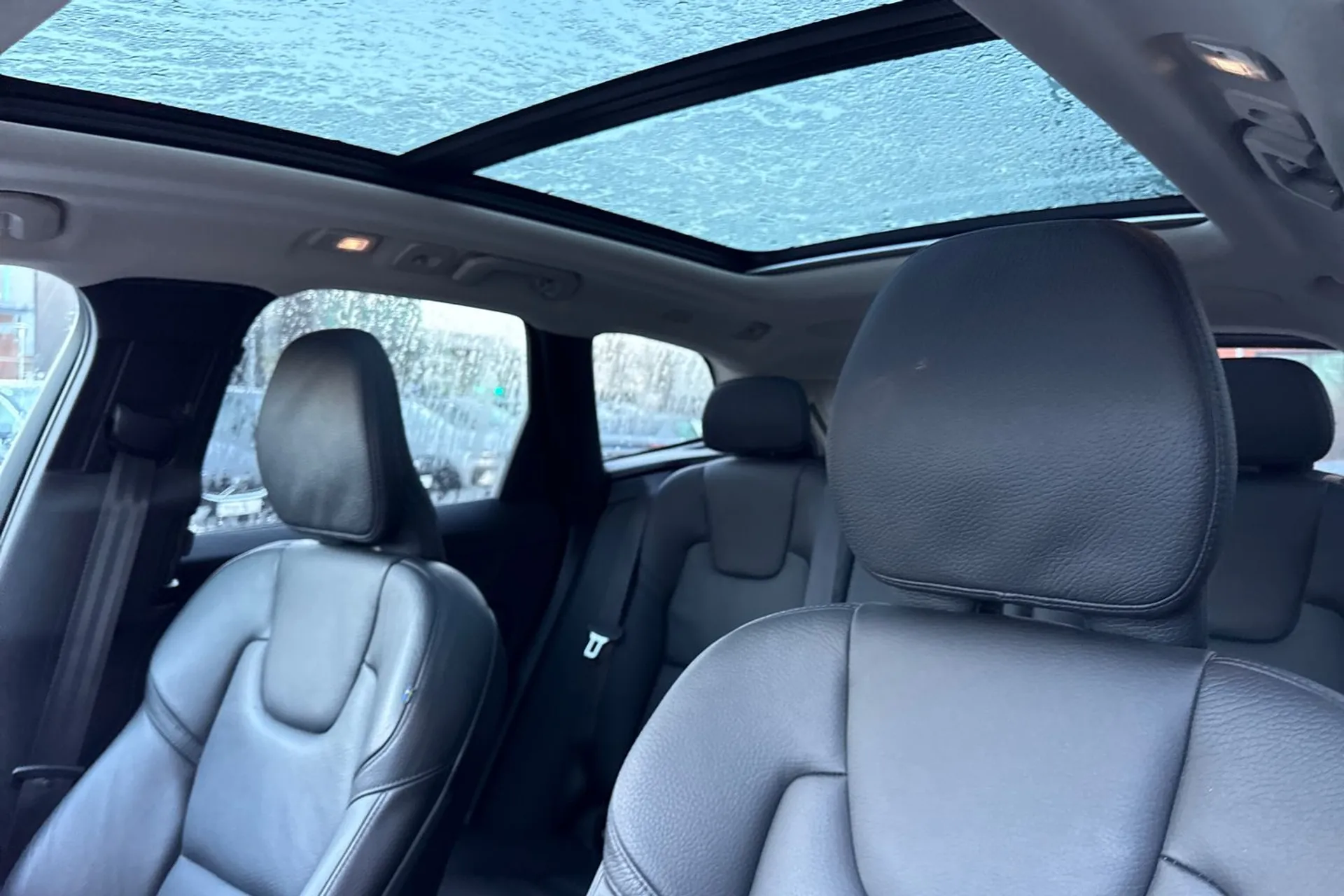 Volvo XC60 thumbnail image number 29