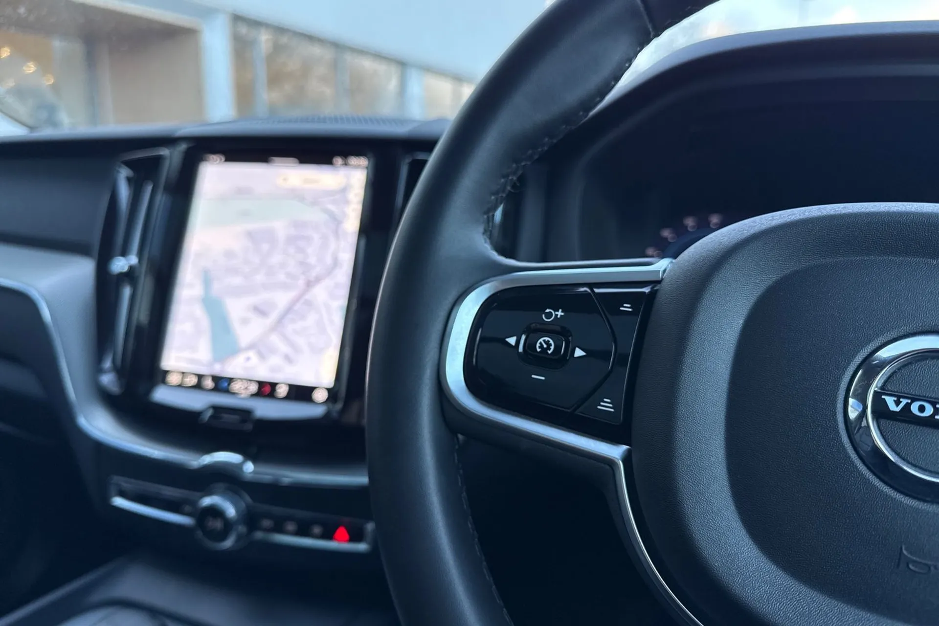 Volvo XC60 thumbnail image number 36