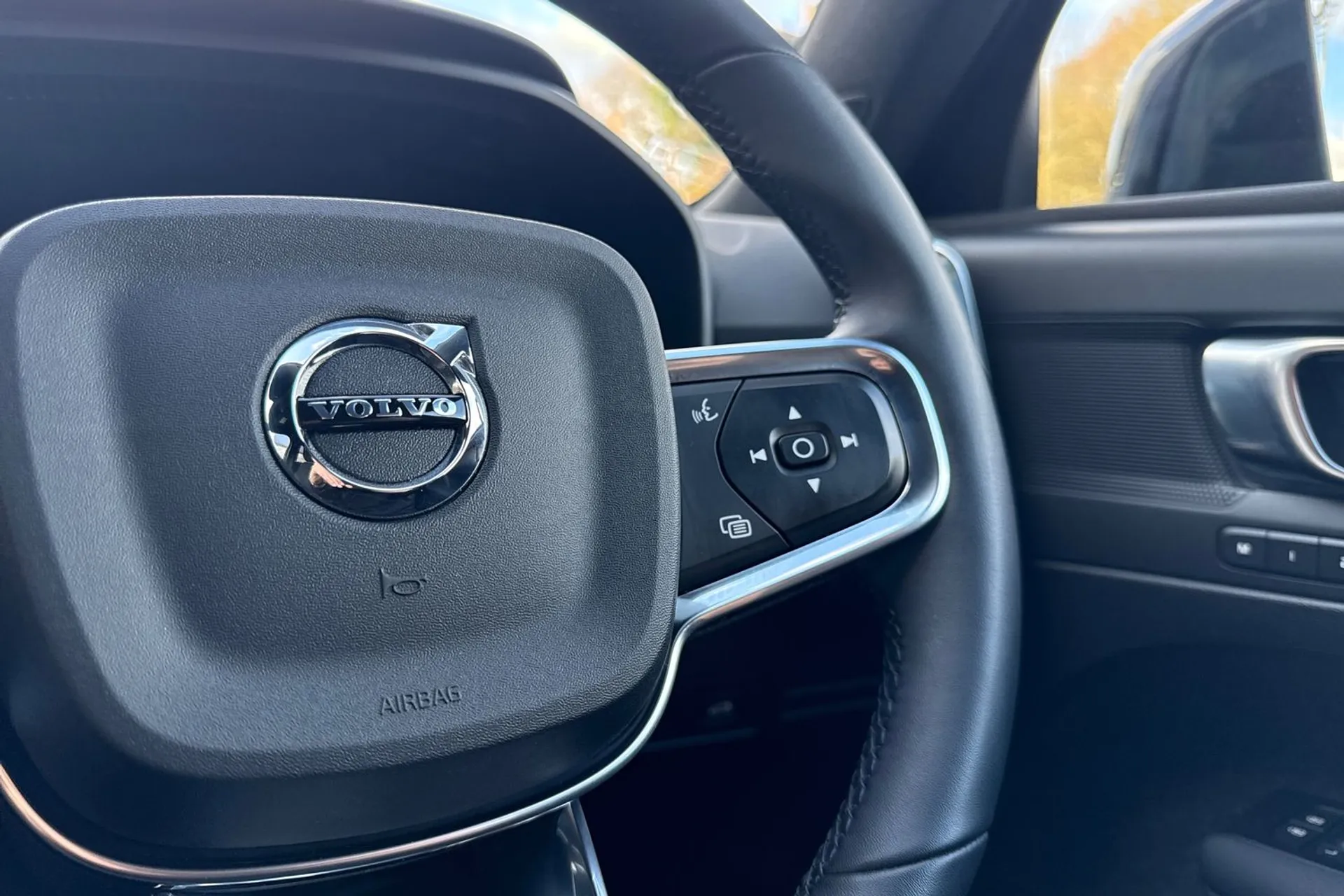 Volvo XC40 thumbnail image number 37