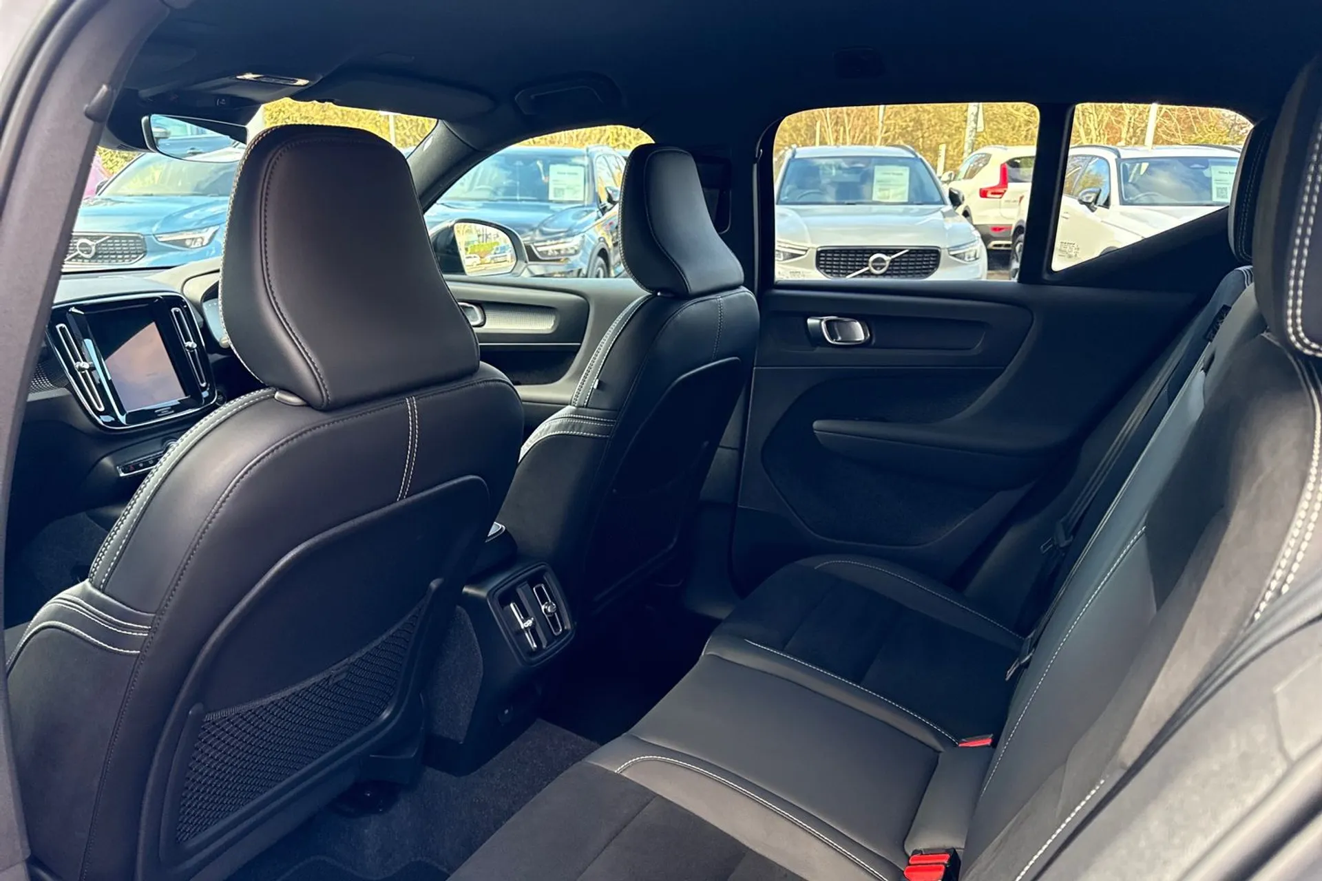 Volvo XC40 thumbnail image number 30