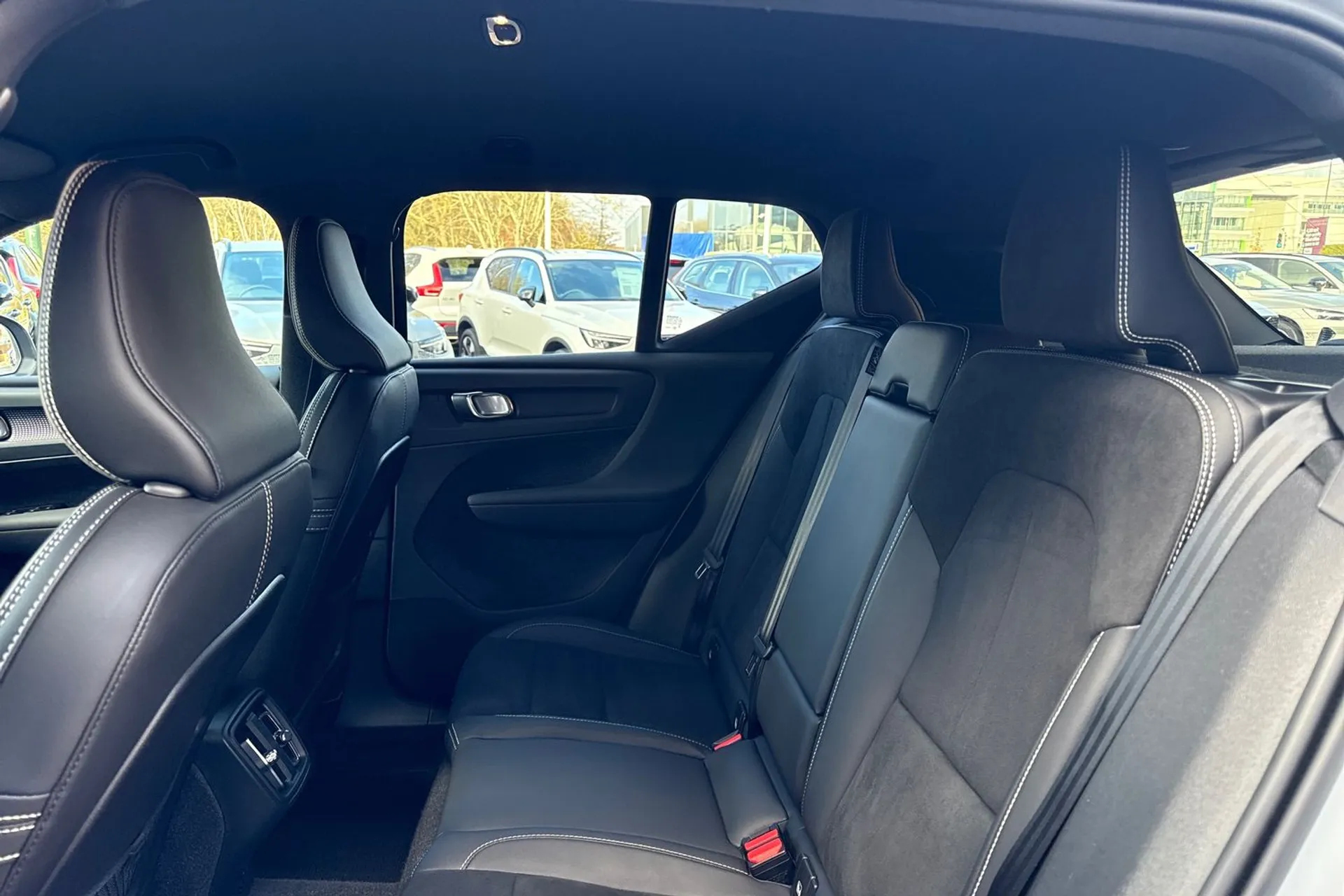 Volvo XC40 thumbnail image number 31