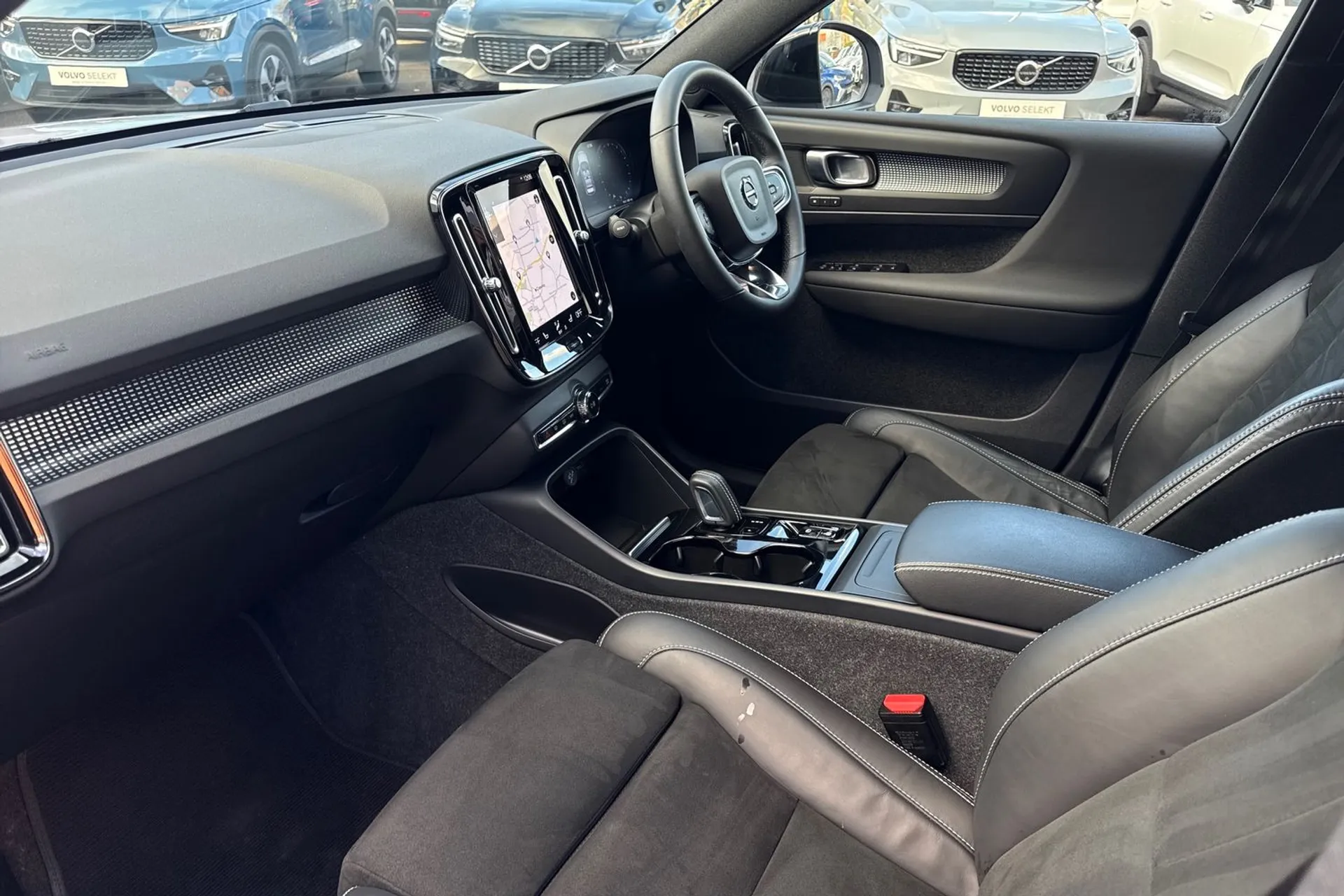 Volvo XC40 thumbnail image number 27