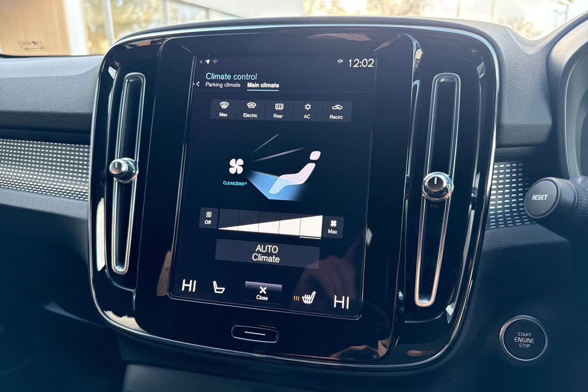 Volvo XC40 thumbnail image number 38