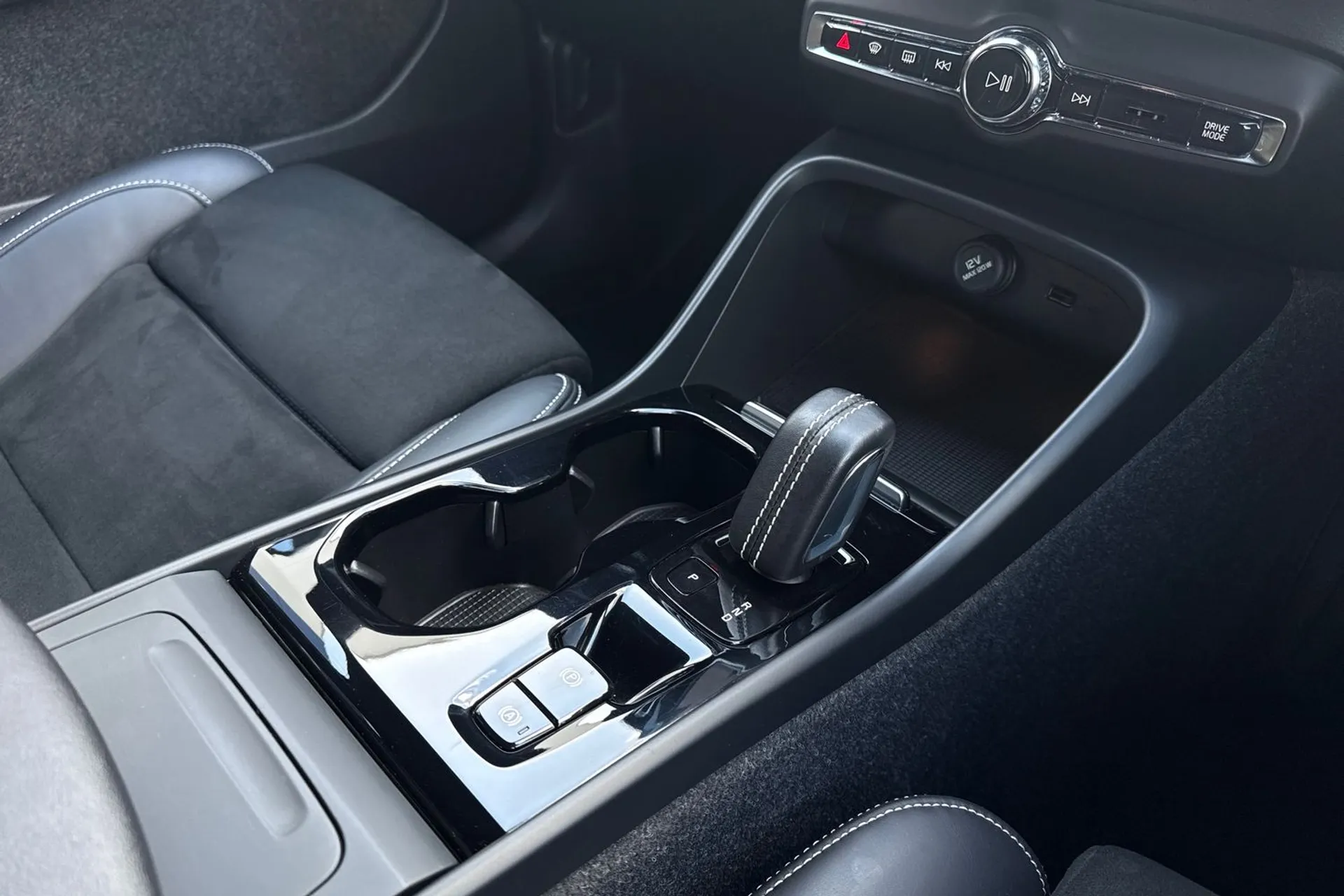 Volvo XC40 thumbnail image number 44