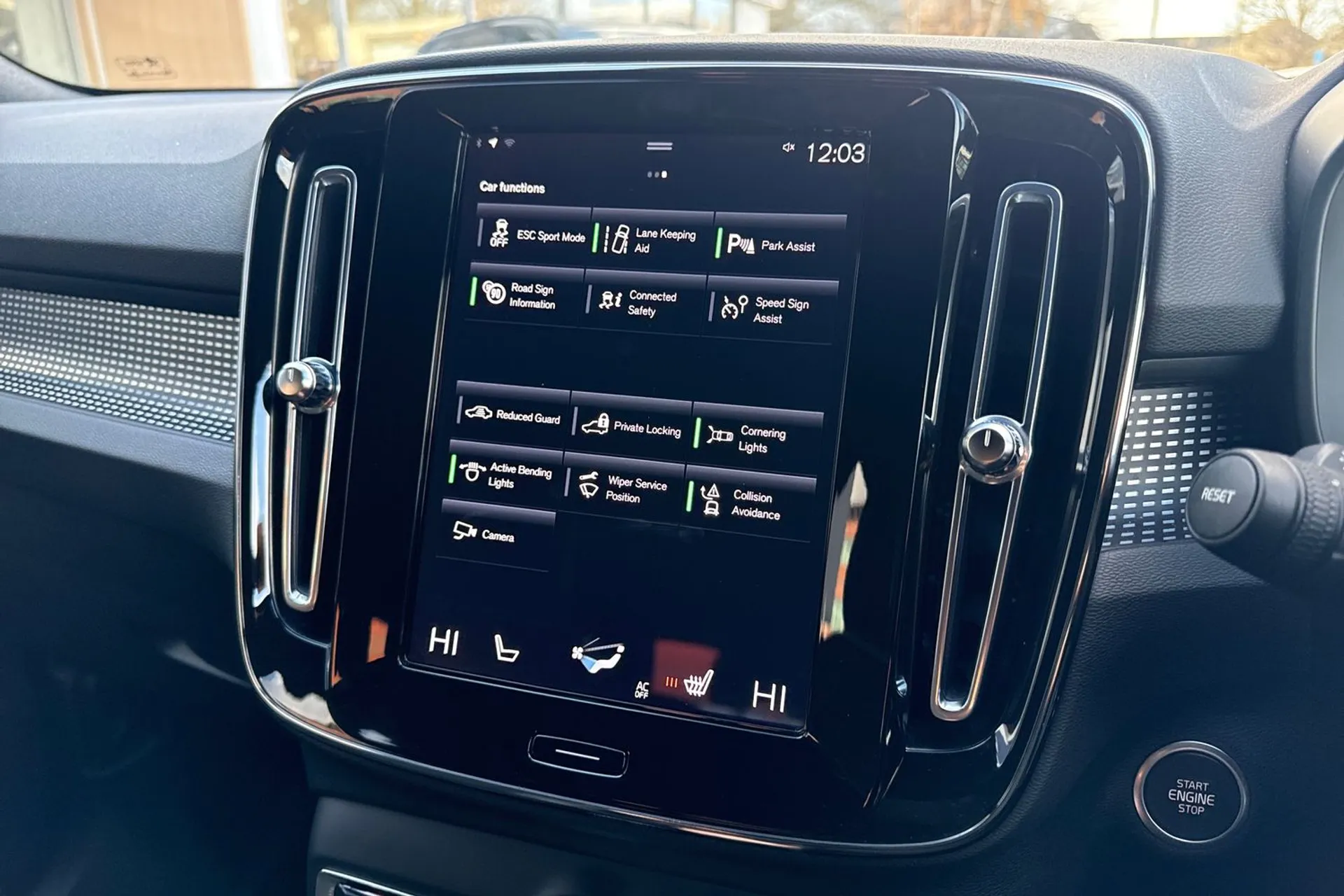 Volvo XC40 thumbnail image number 41