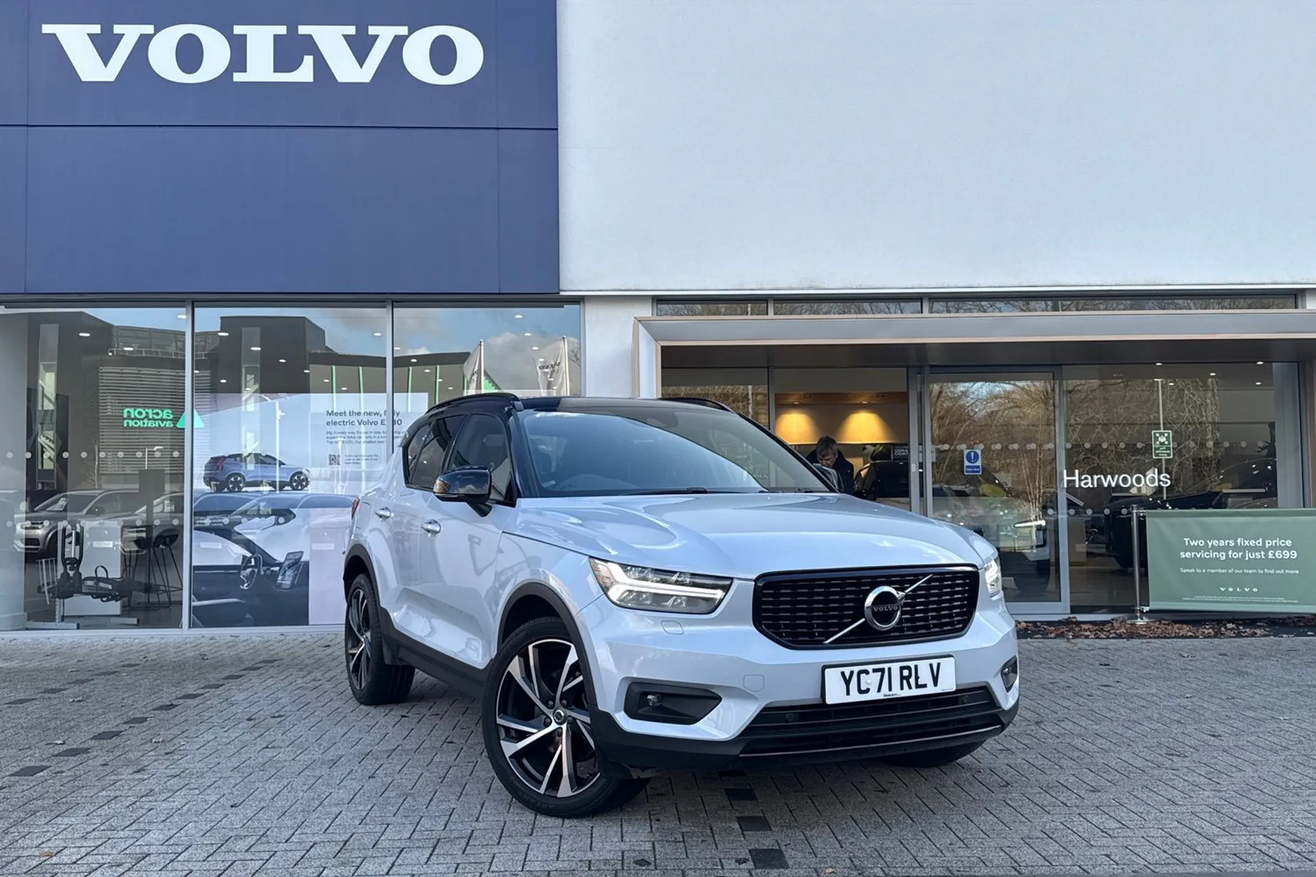 Volvo XC40 focused image