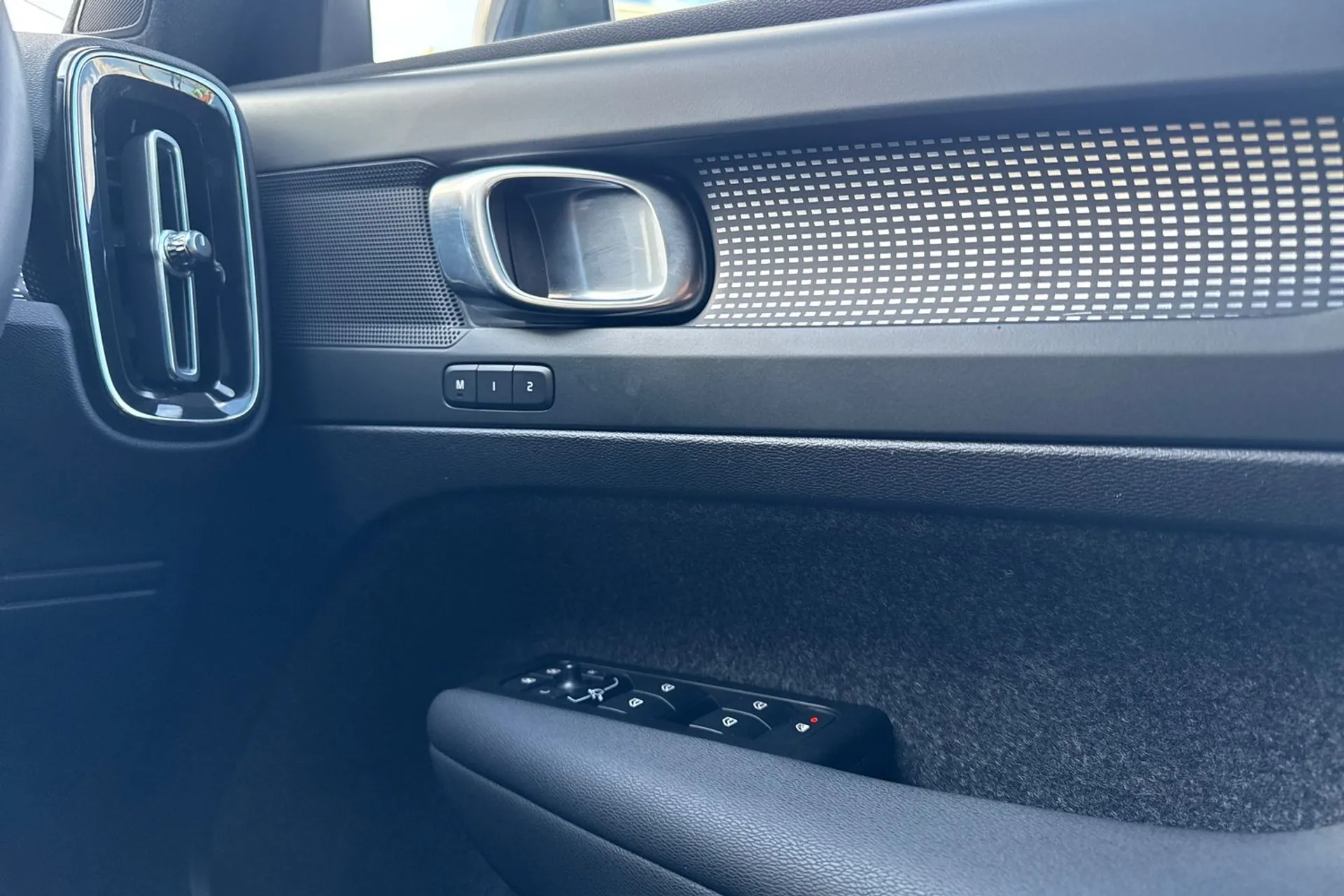 Volvo XC40 thumbnail image number 43