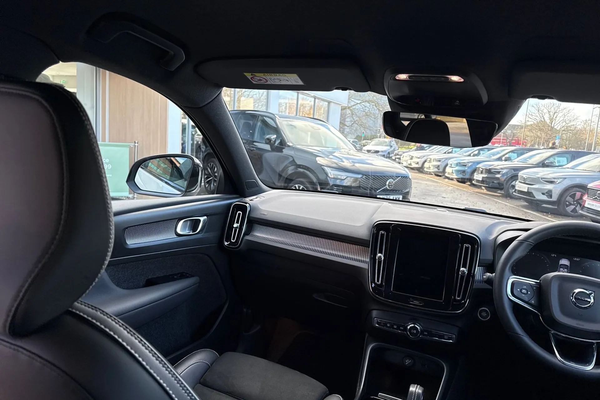 Volvo XC40 thumbnail image number 32