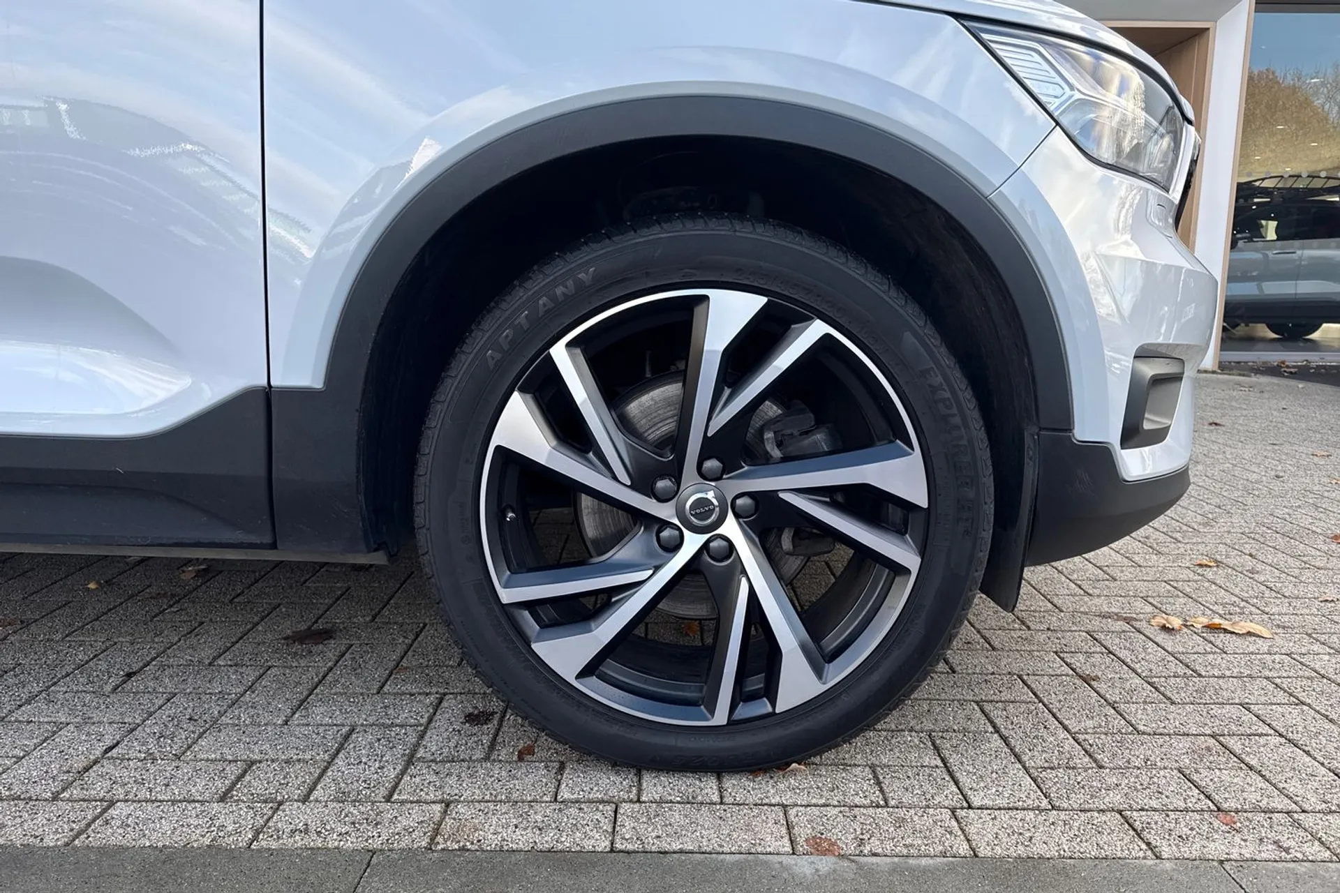 Volvo XC40 thumbnail image number 14