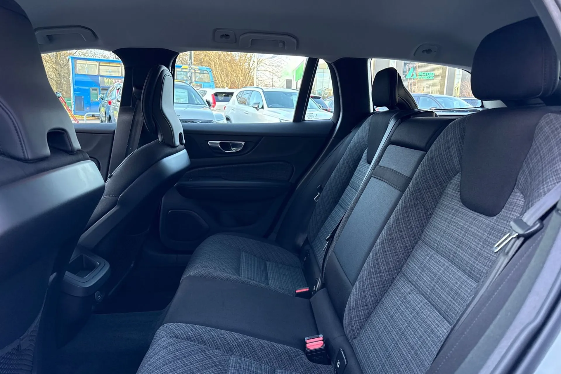 Volvo V60 thumbnail image number 29