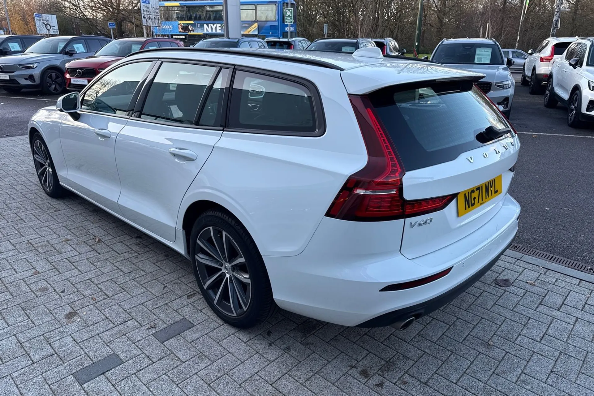 Volvo V60 thumbnail image number 10