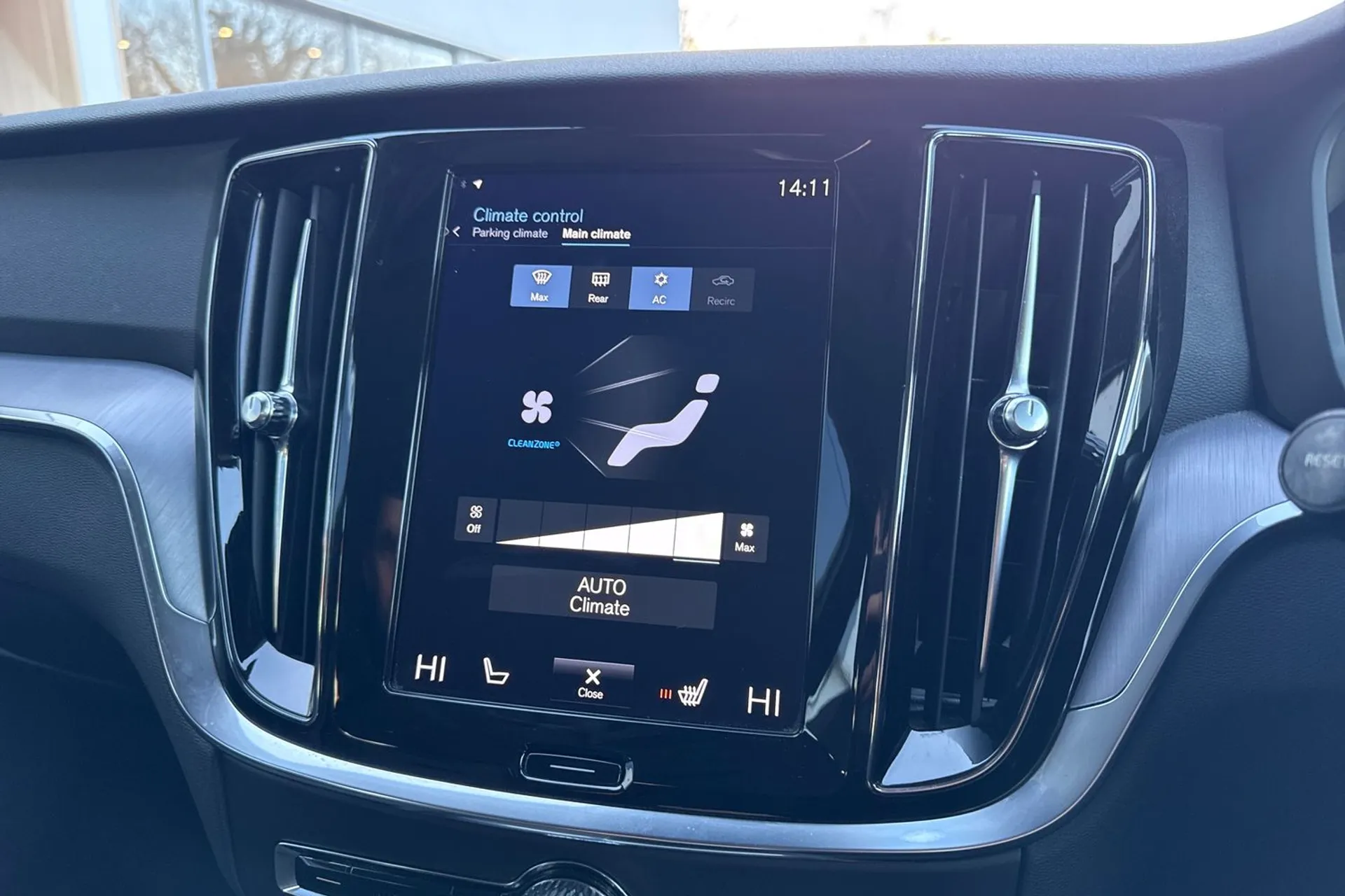 Volvo V60 thumbnail image number 37