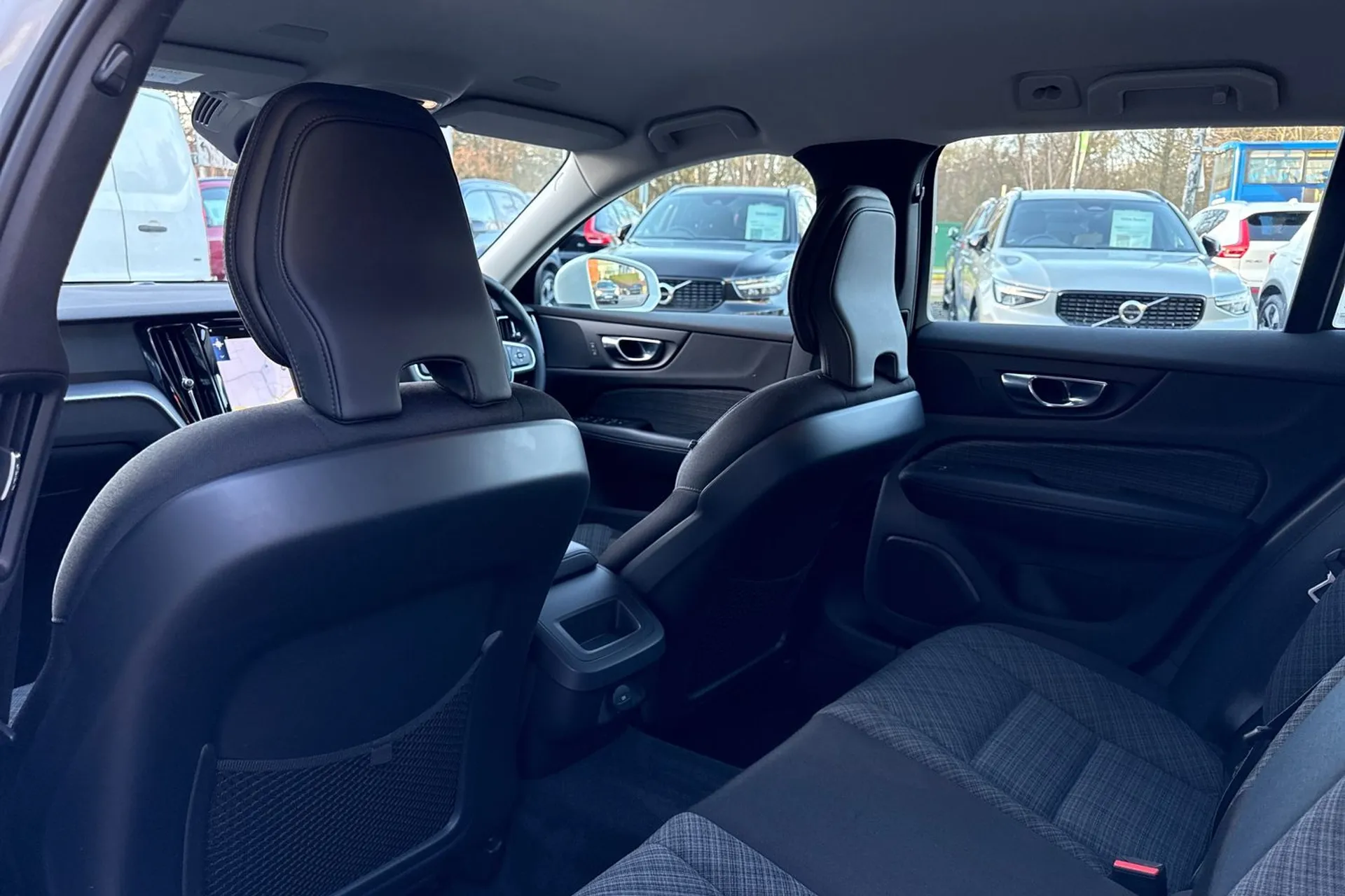 Volvo V60 thumbnail image number 30