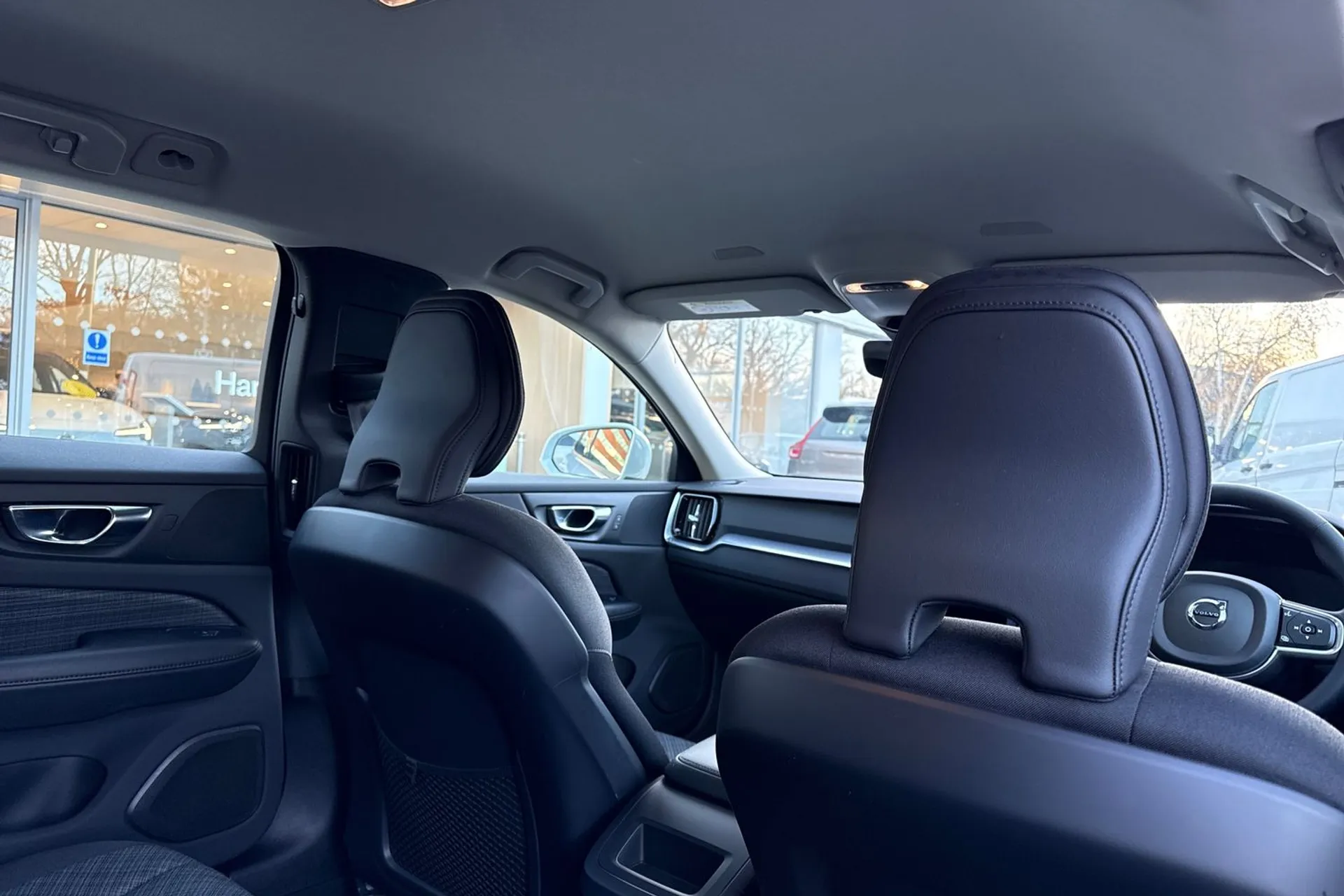 Volvo V60 thumbnail image number 23