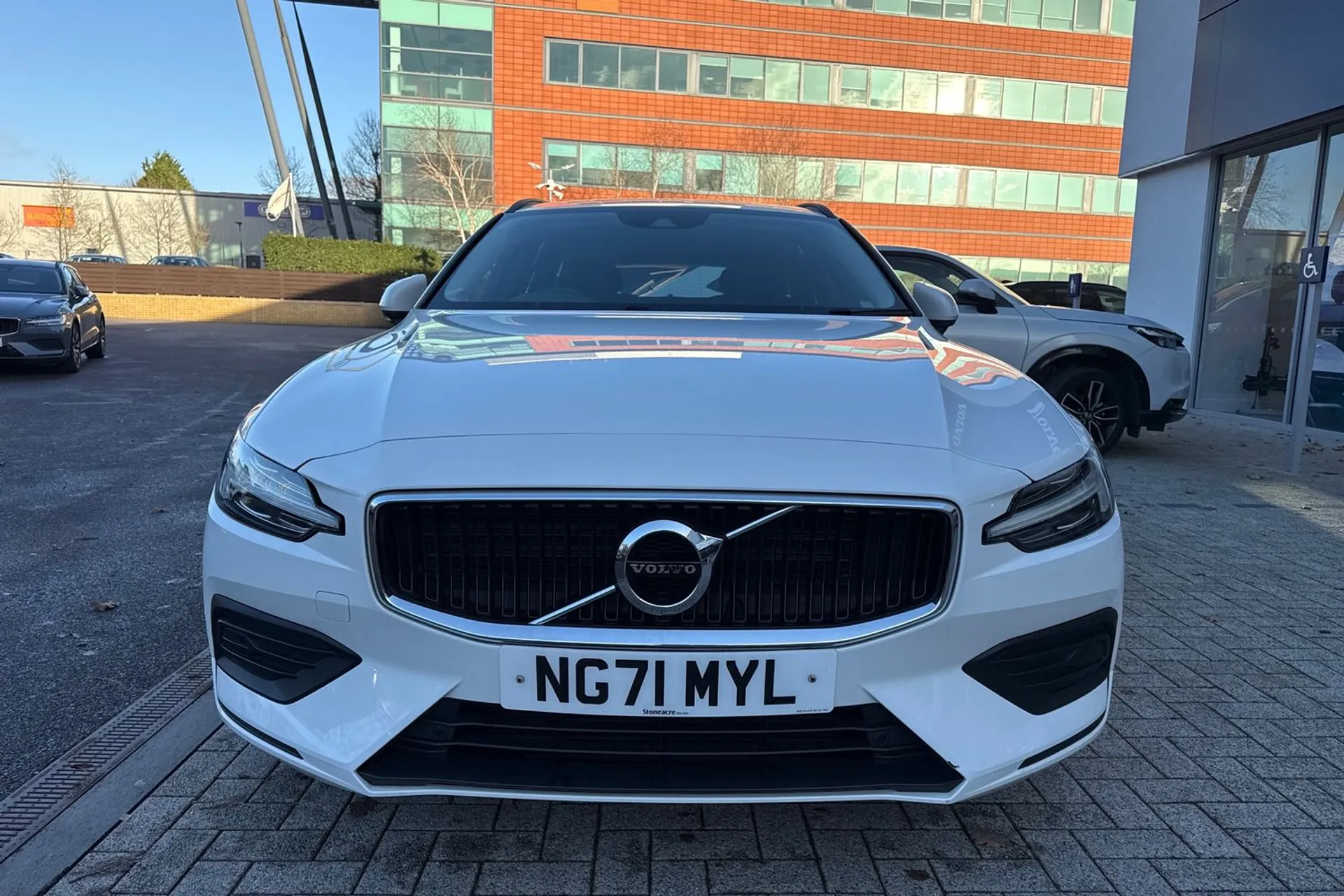 Volvo V60 thumbnail image number 12