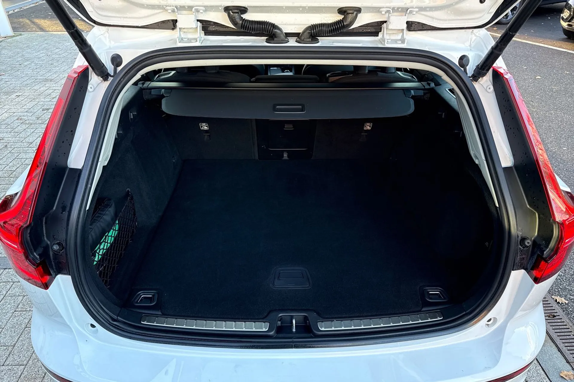 Volvo V60 thumbnail image number 19