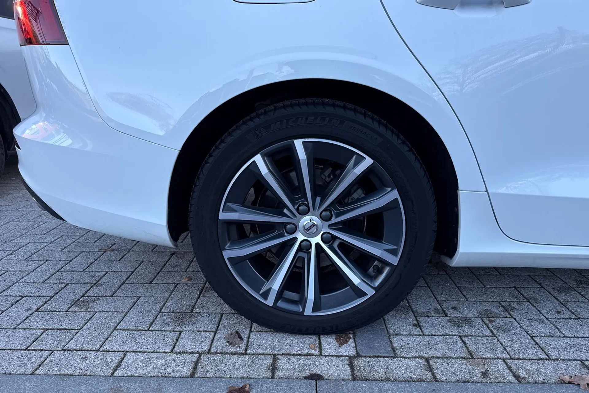 Volvo V60 thumbnail image number 13