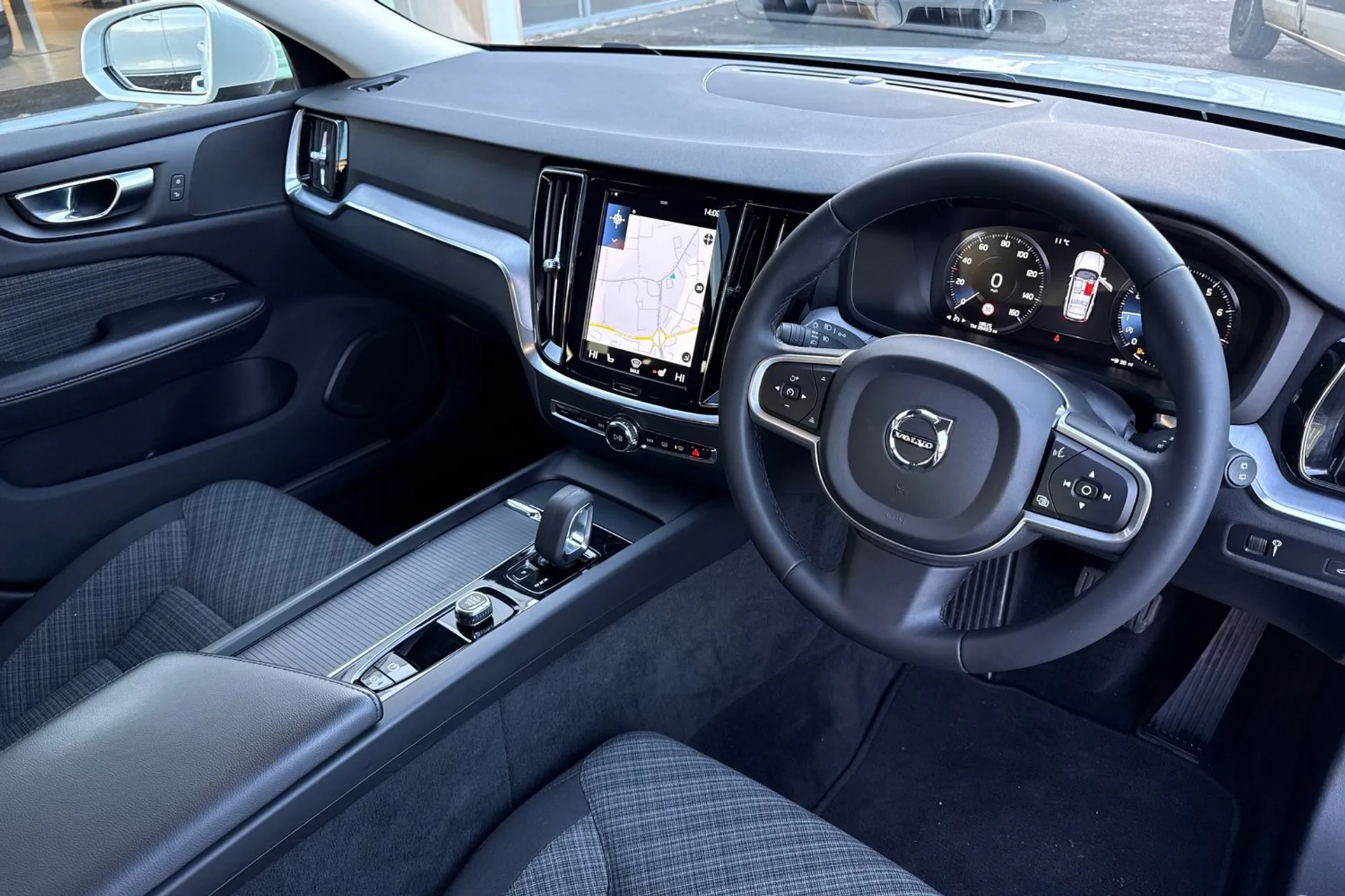 Volvo V60 thumbnail image number 6