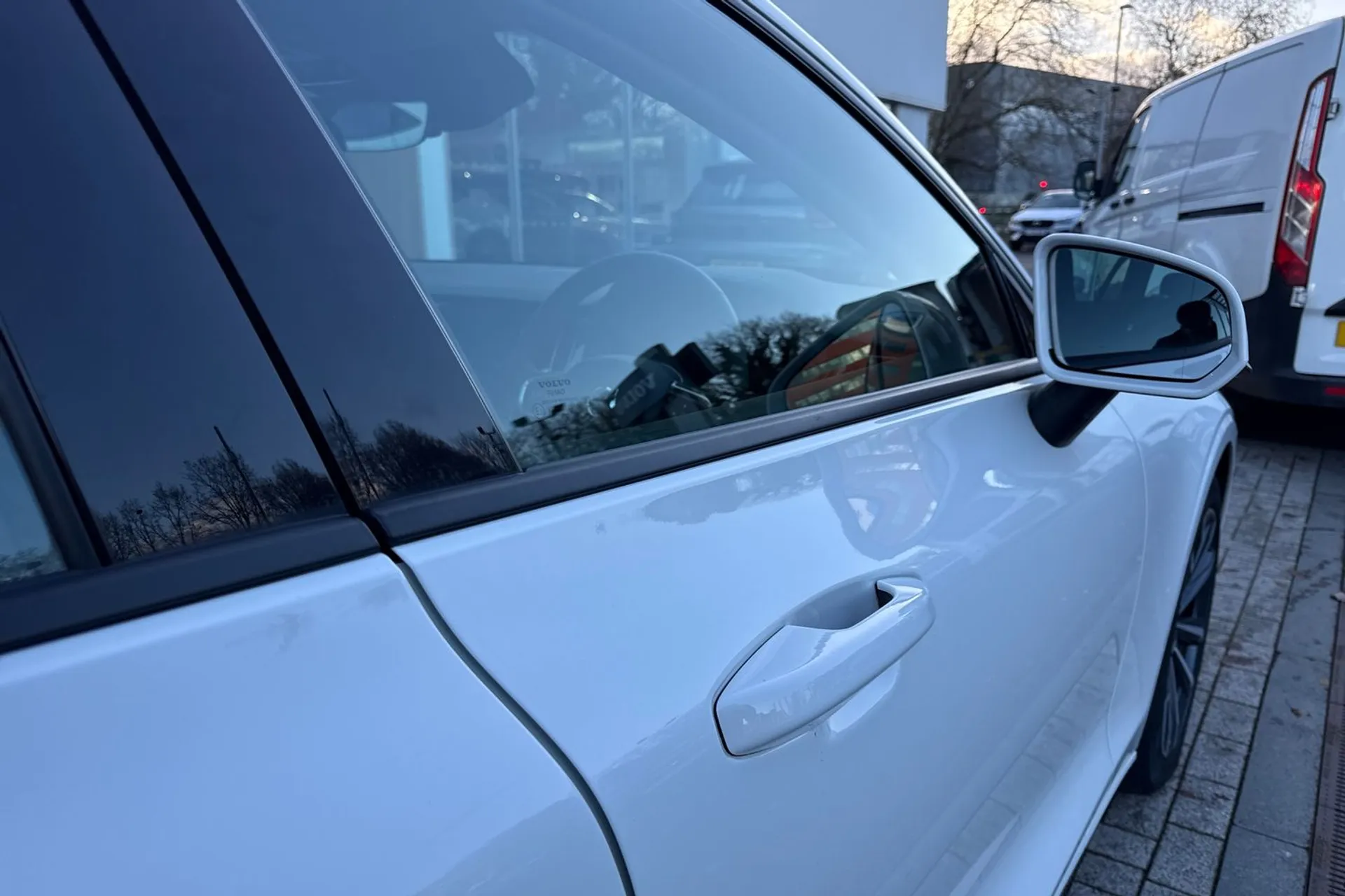 Volvo V60 thumbnail image number 16