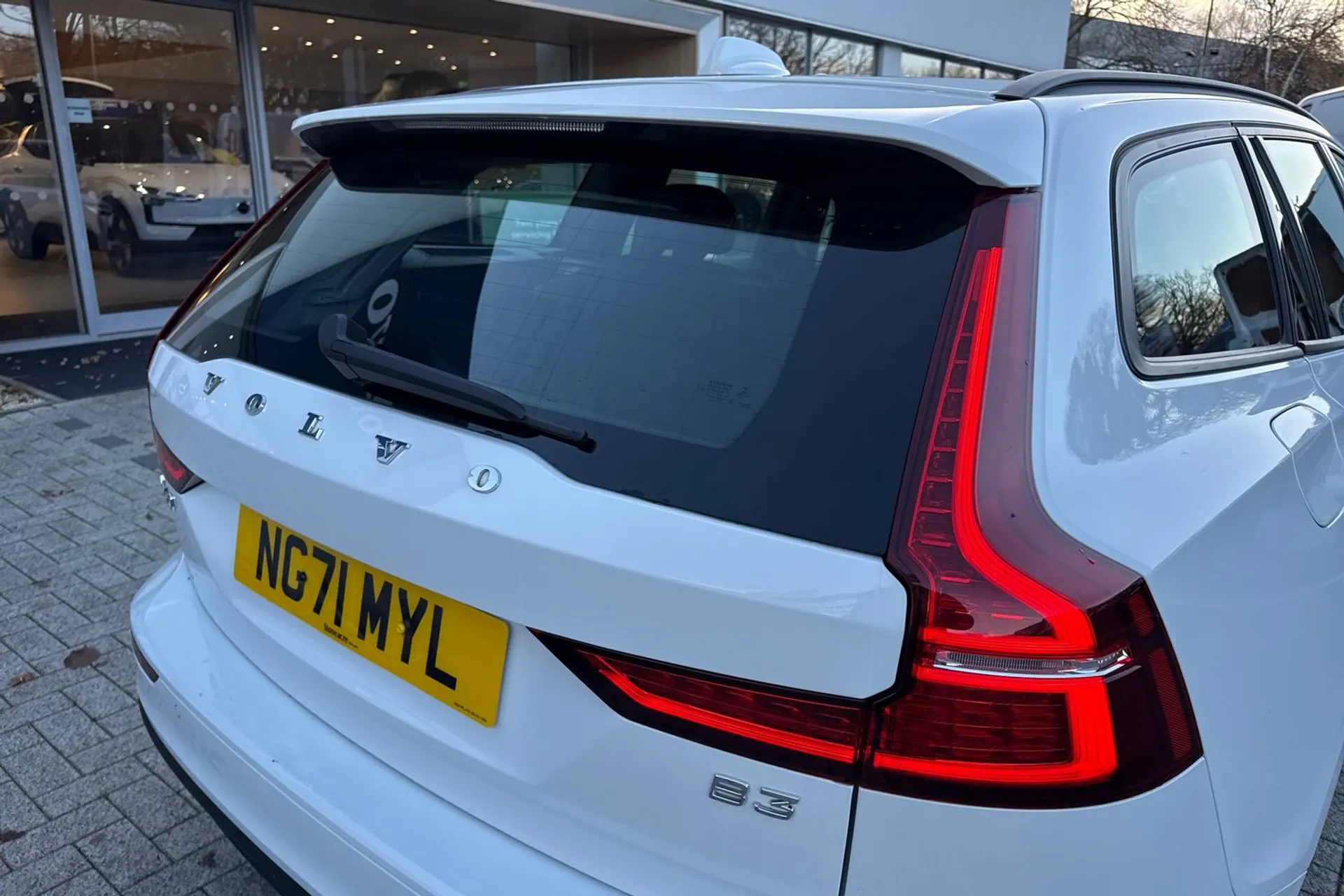 Volvo V60 thumbnail image number 15