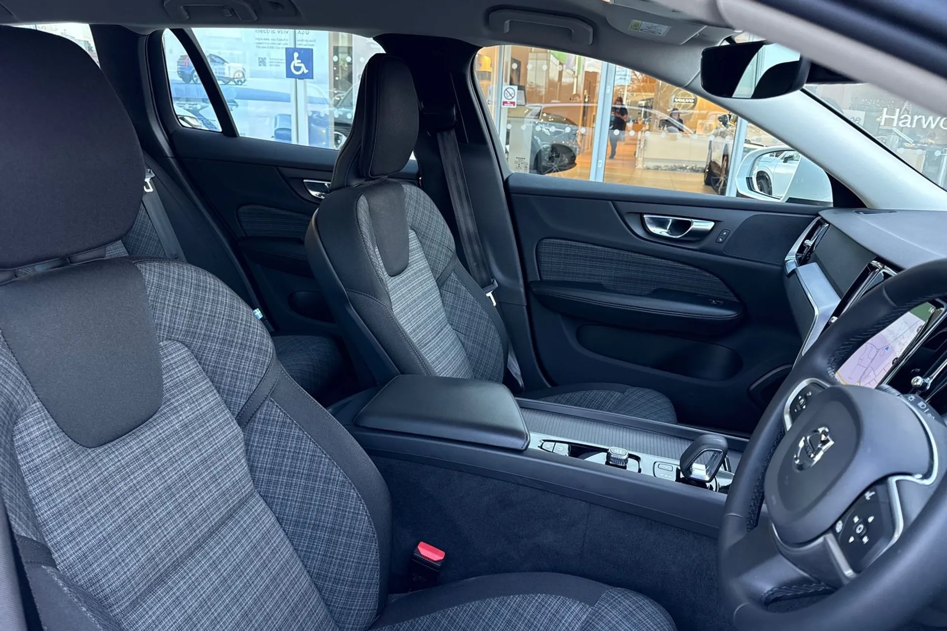 Volvo V60 thumbnail image number 25