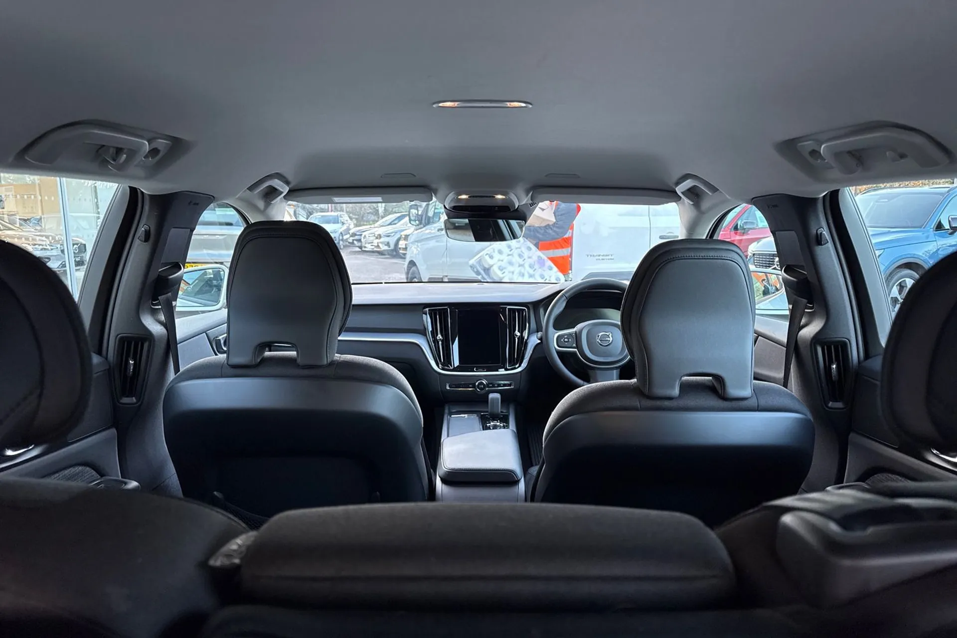 Volvo V60 thumbnail image number 21