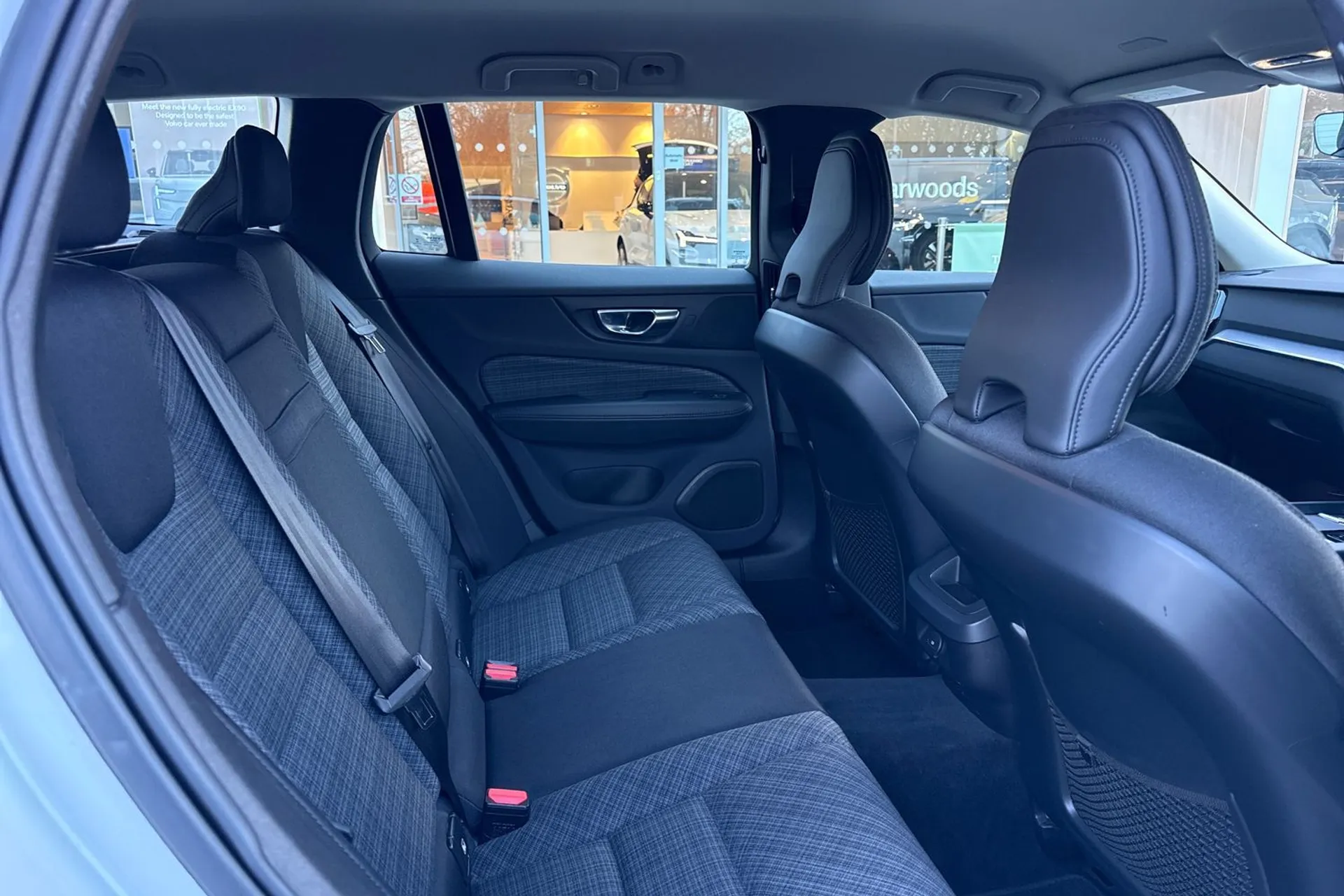 Volvo V60 thumbnail image number 22