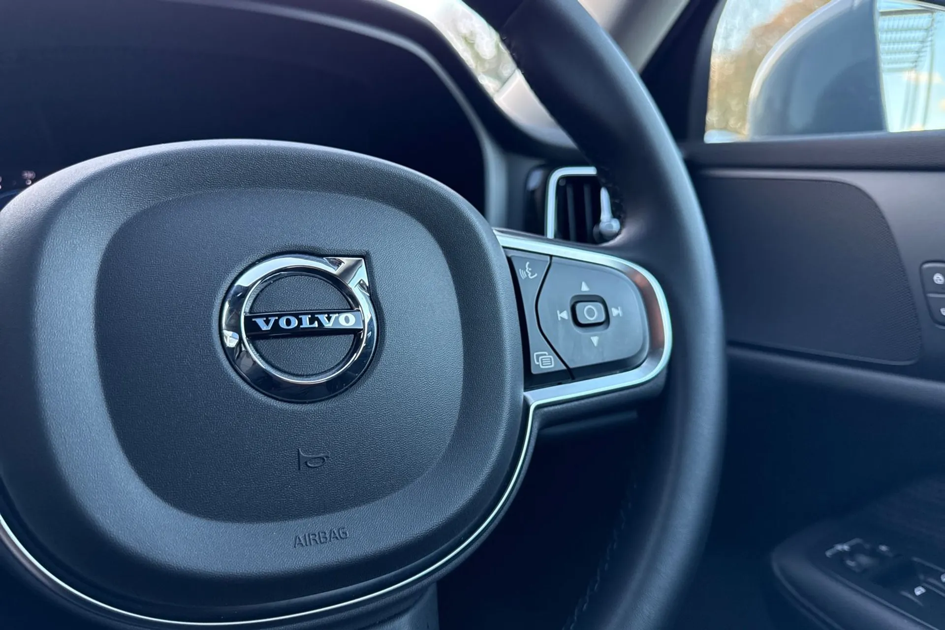 Volvo V60 thumbnail image number 35