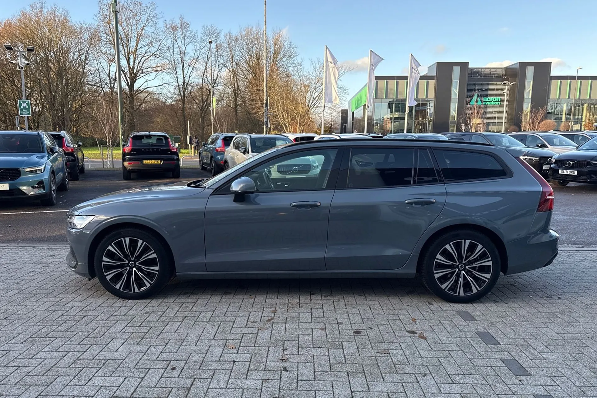 Volvo V60 thumbnail image number 11