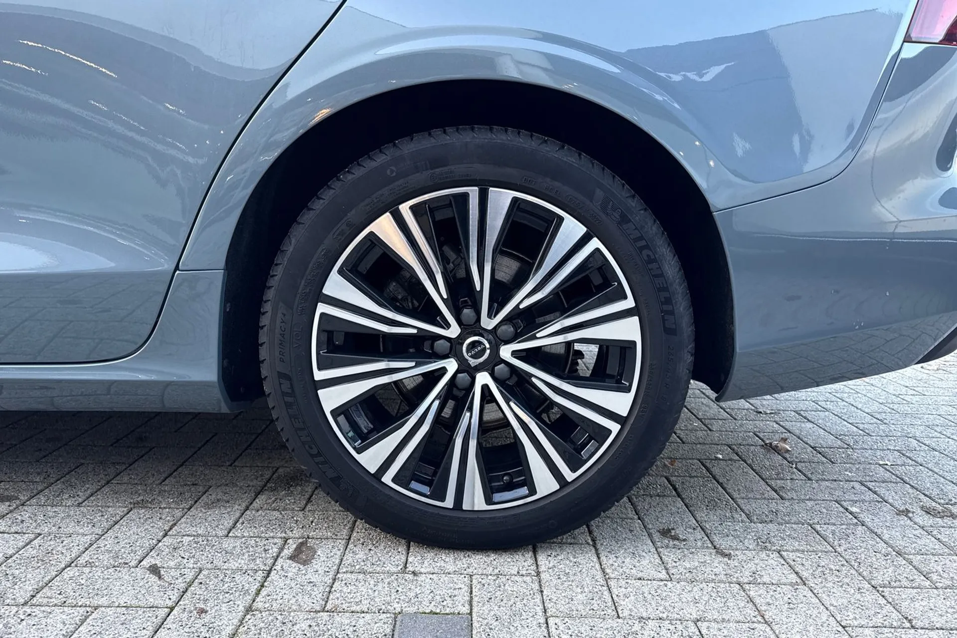 Volvo V60 thumbnail image number 14