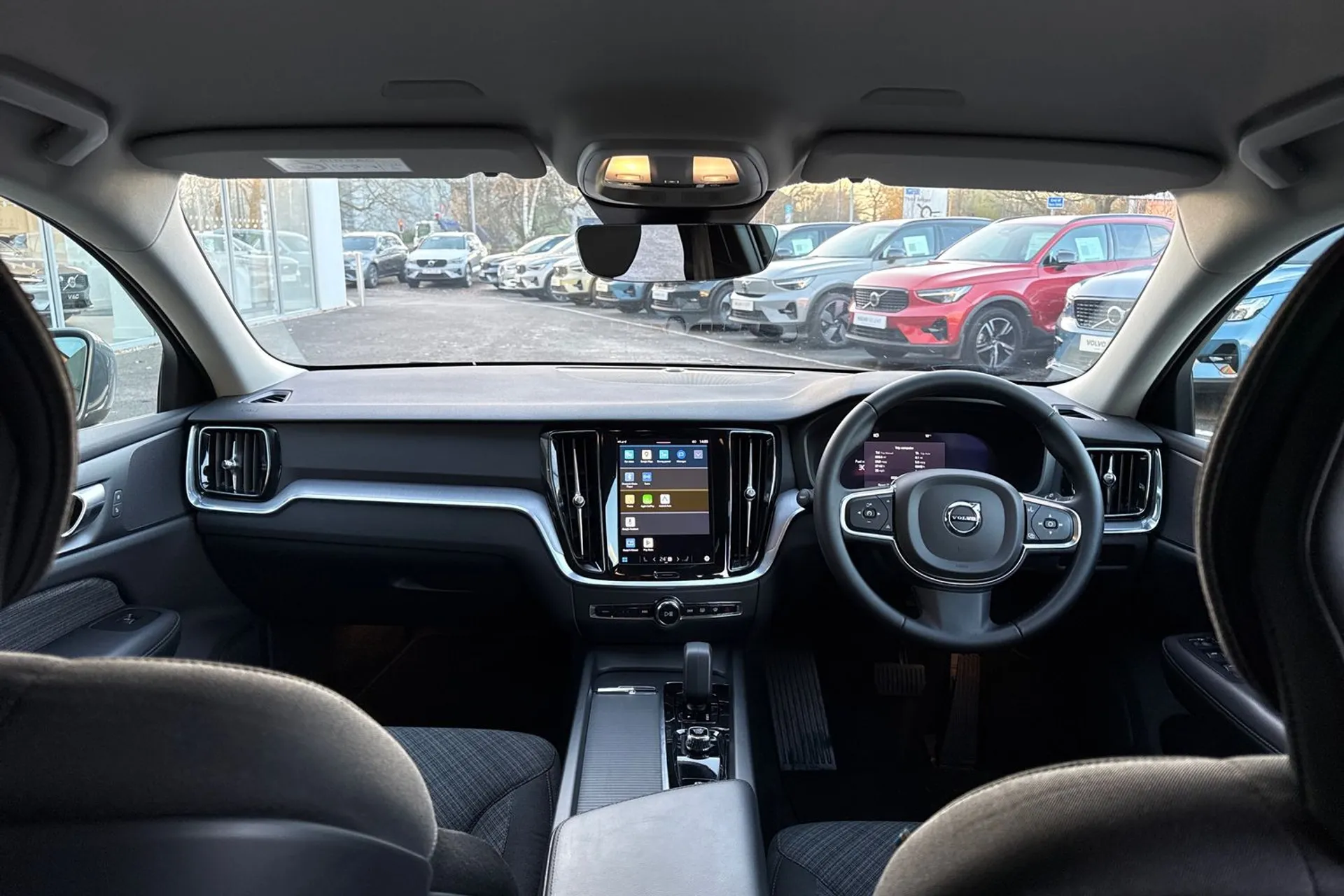 Volvo V60 thumbnail image number 3