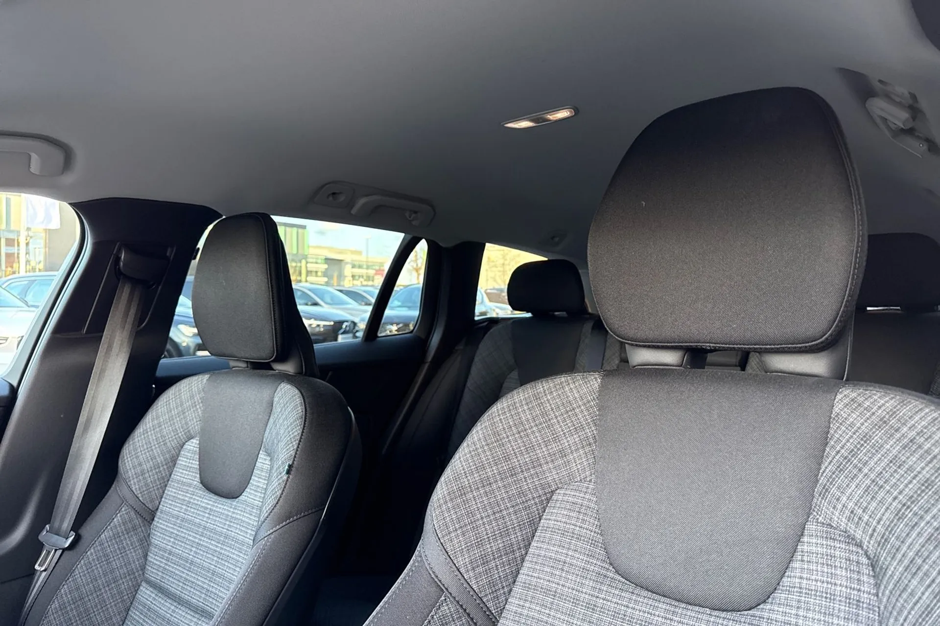 Volvo V60 thumbnail image number 28