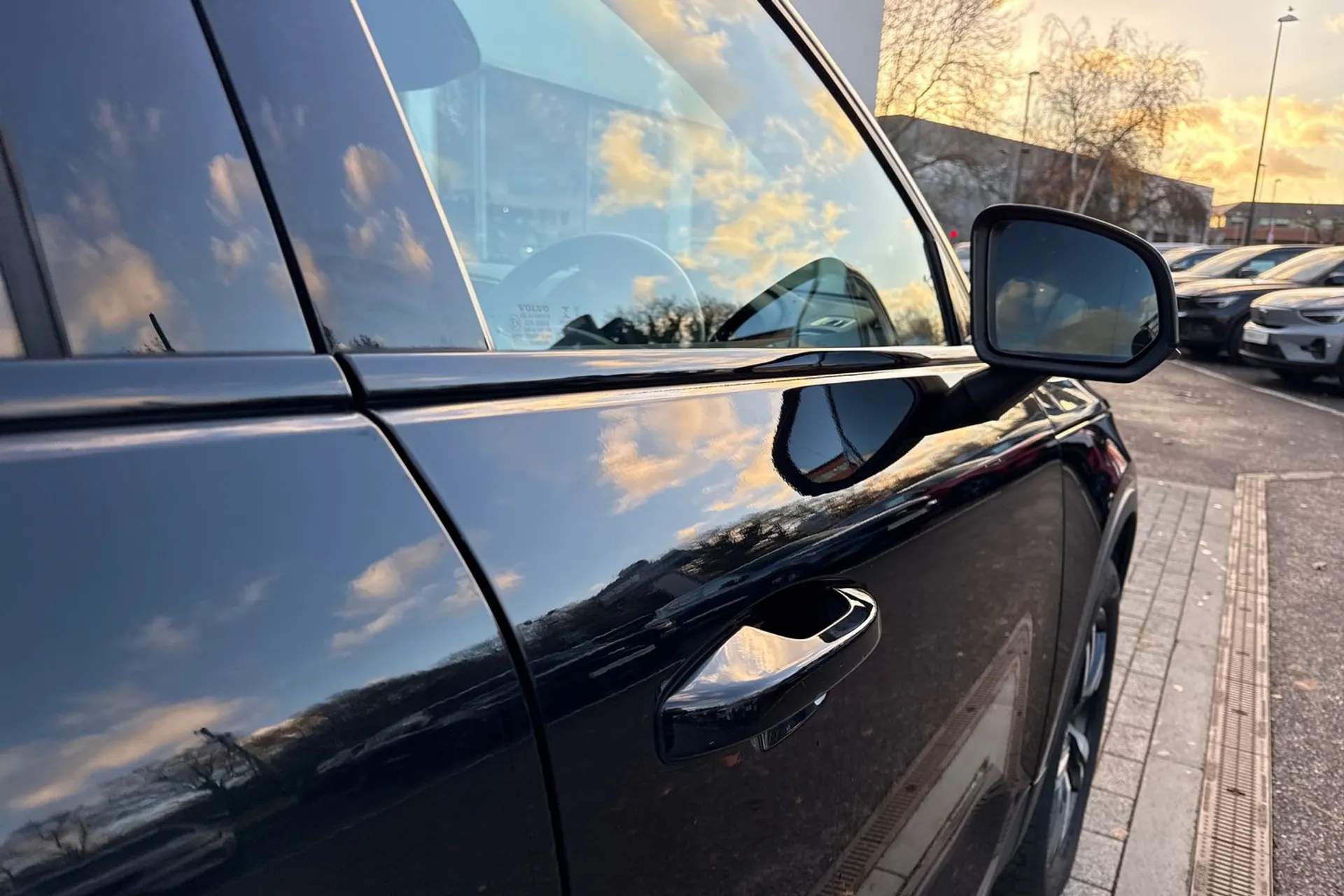 Volvo XC40 thumbnail image number 17