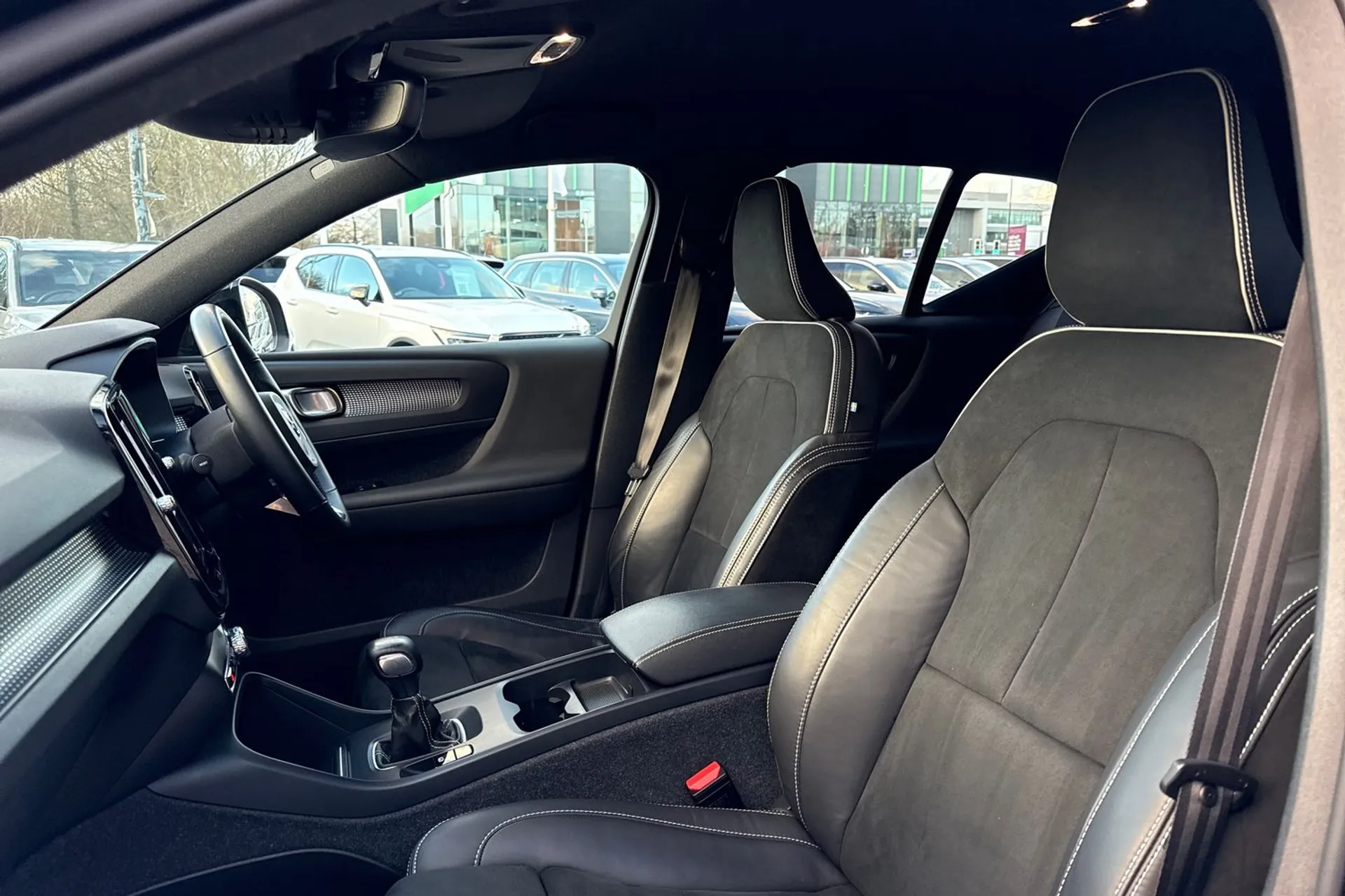 Volvo XC40 thumbnail image number 28