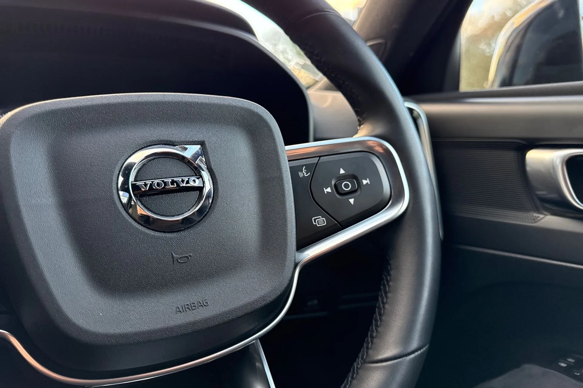 Volvo XC40 thumbnail image number 37