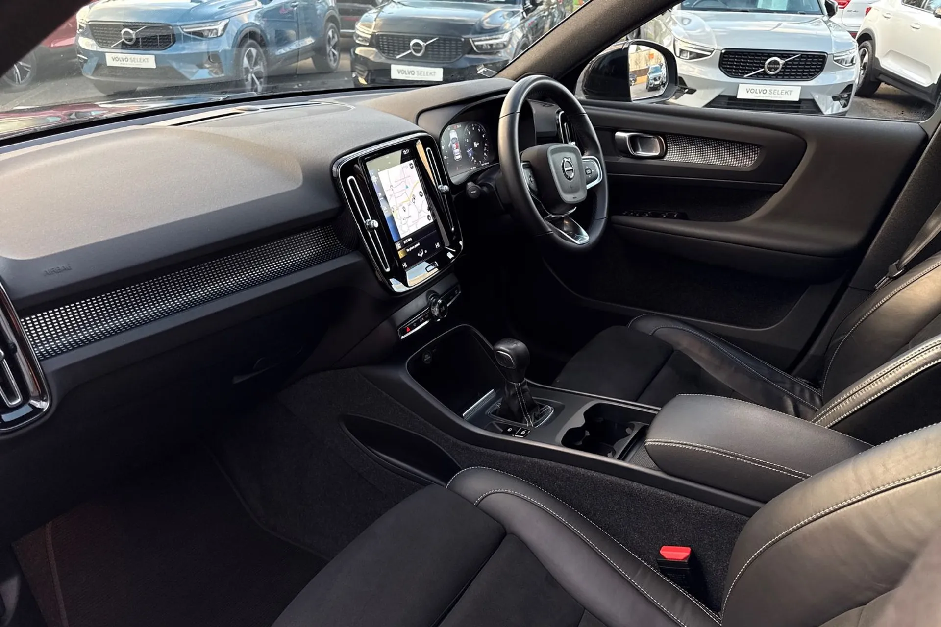 Volvo XC40 thumbnail image number 27