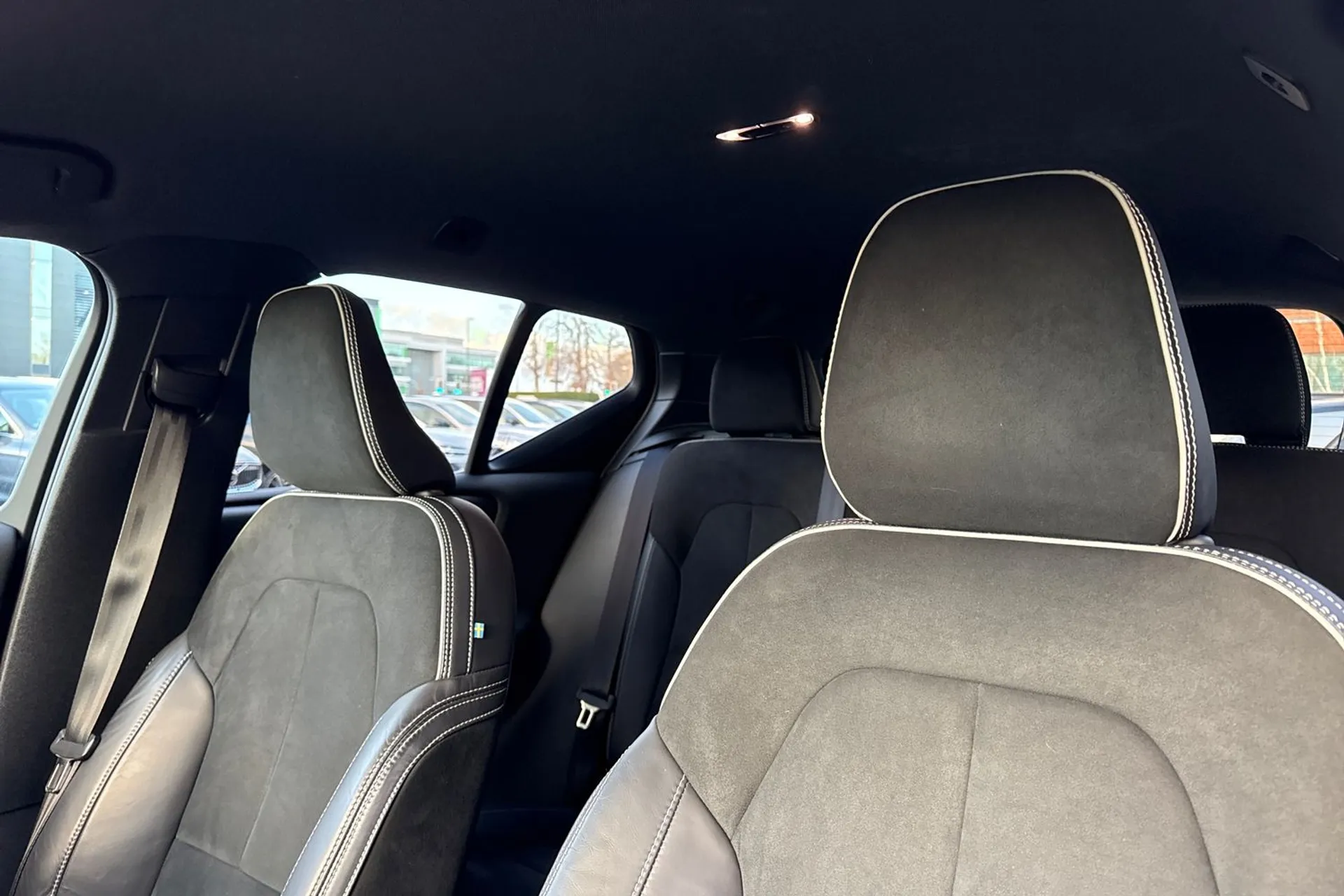 Volvo XC40 thumbnail image number 29