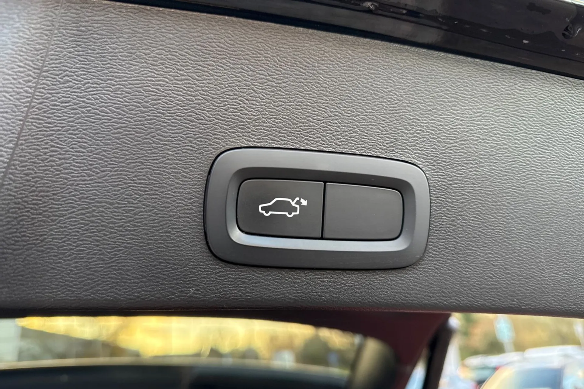 Volvo XC40 thumbnail image number 21