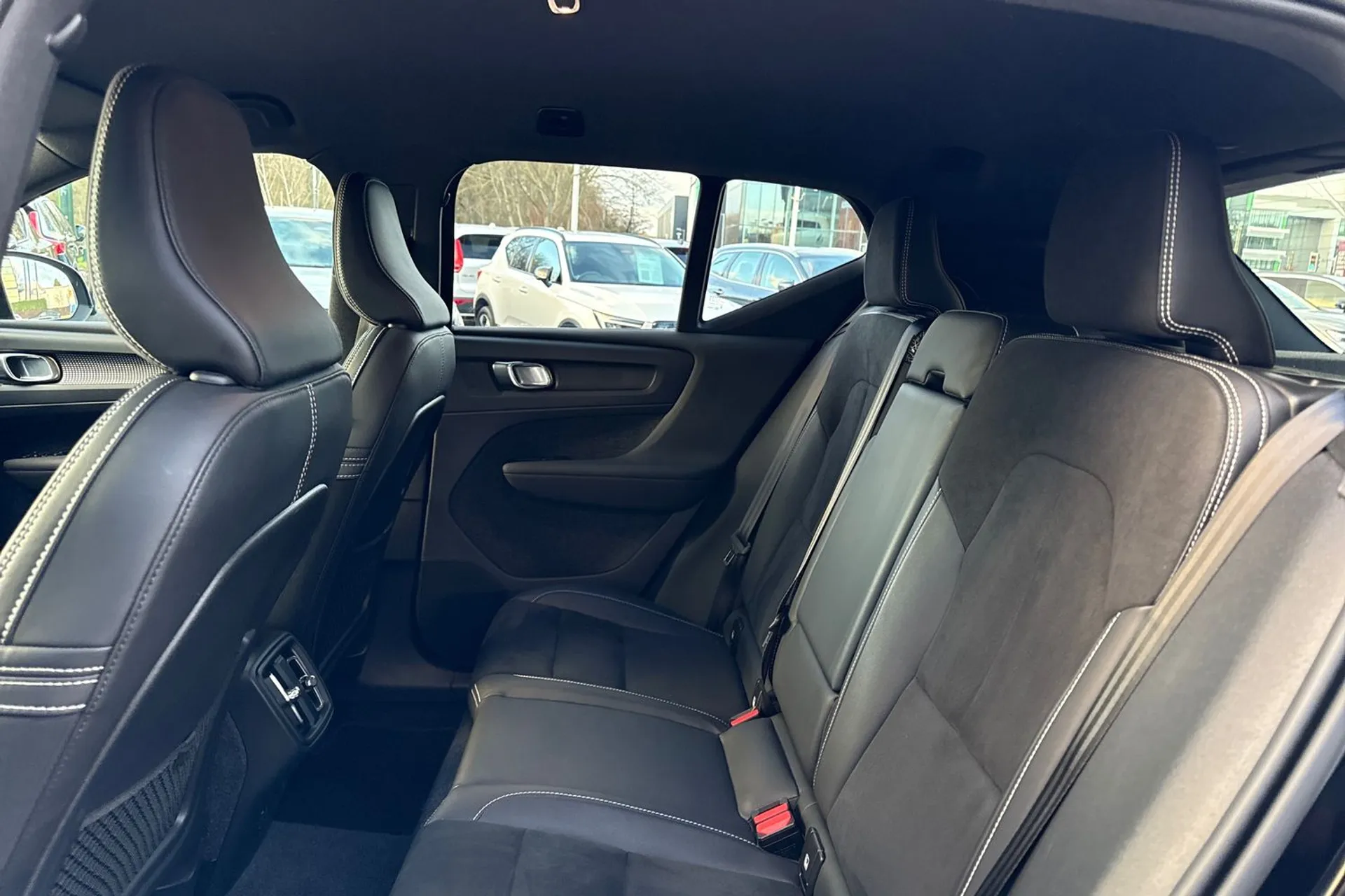 Volvo XC40 thumbnail image number 30