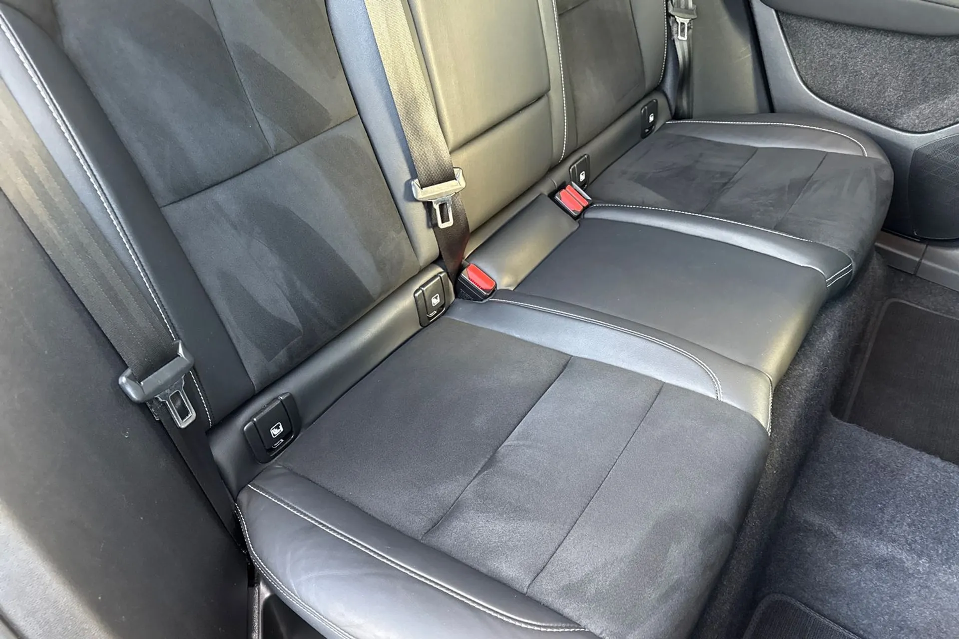 Volvo XC40 thumbnail image number 25