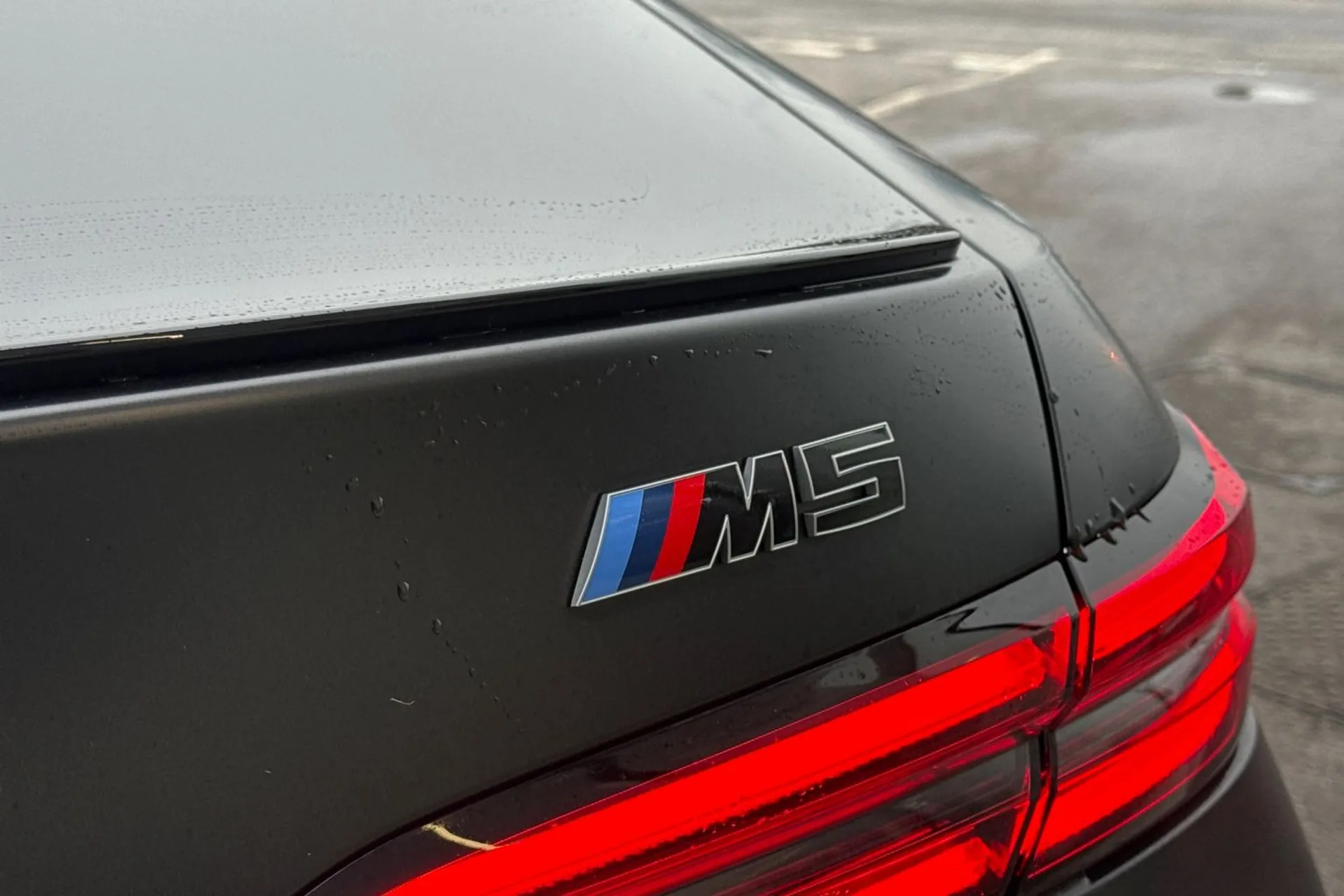 BMW M5 thumbnail image number 19