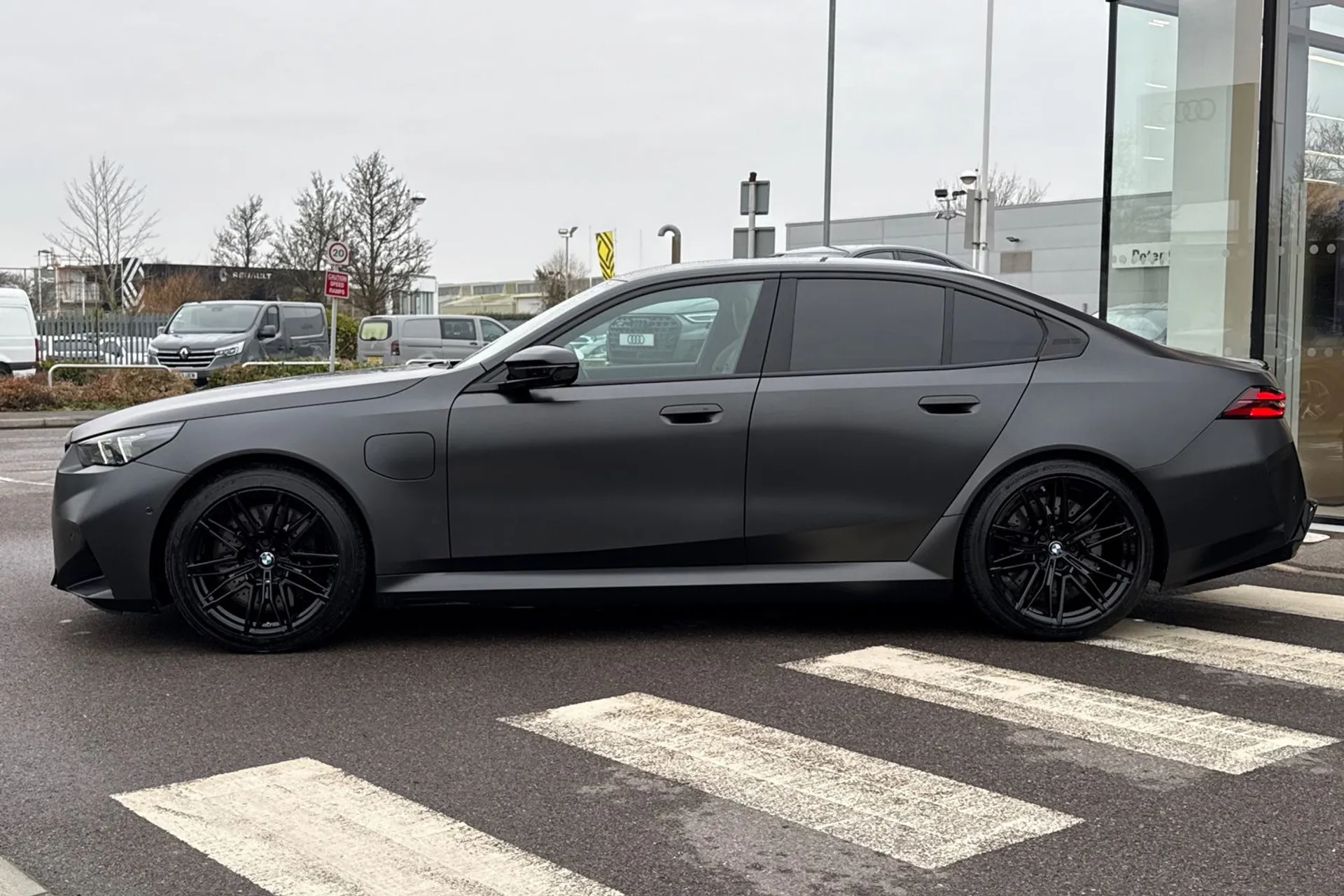 BMW M5 thumbnail image number 25