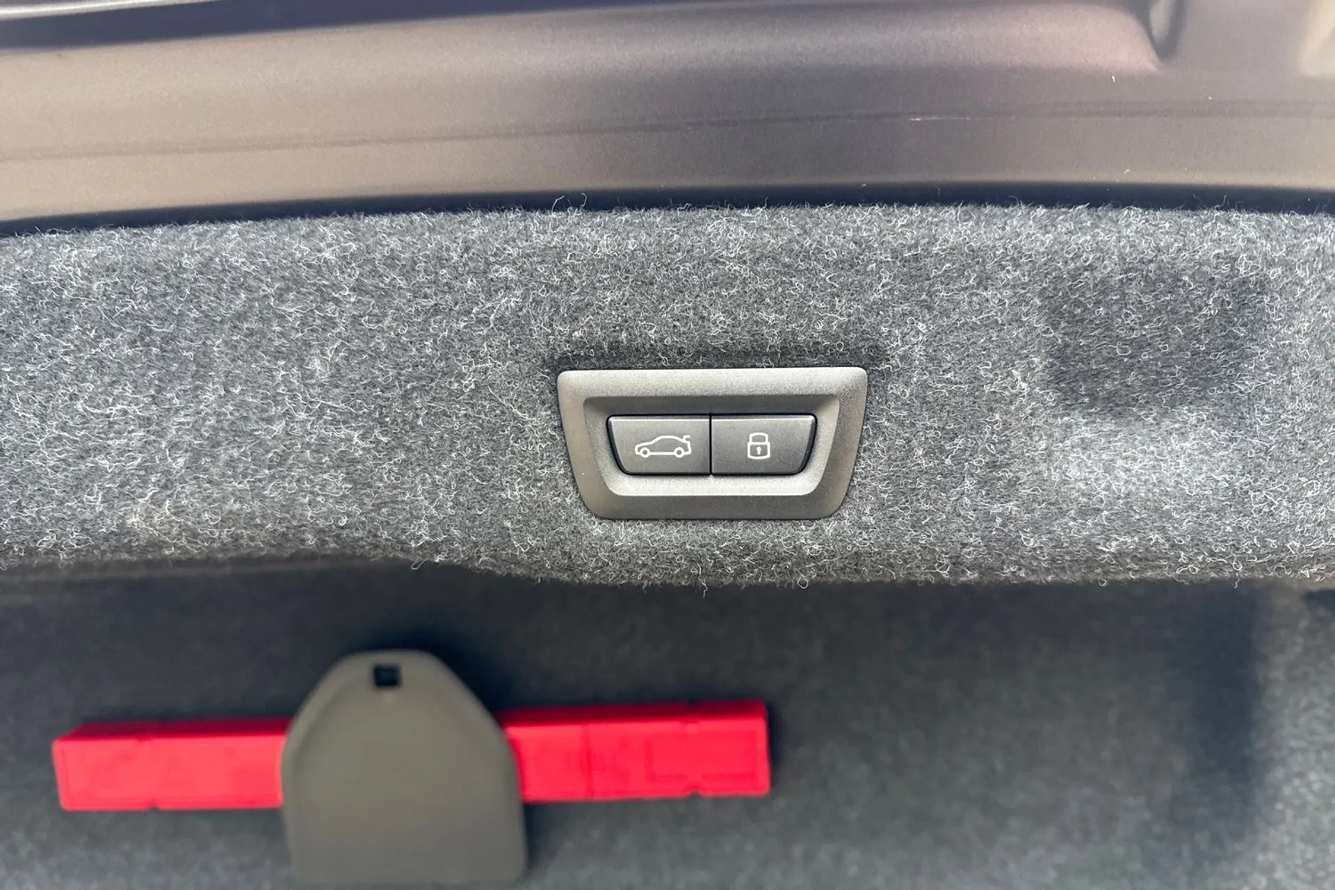 BMW M5 thumbnail image number 41