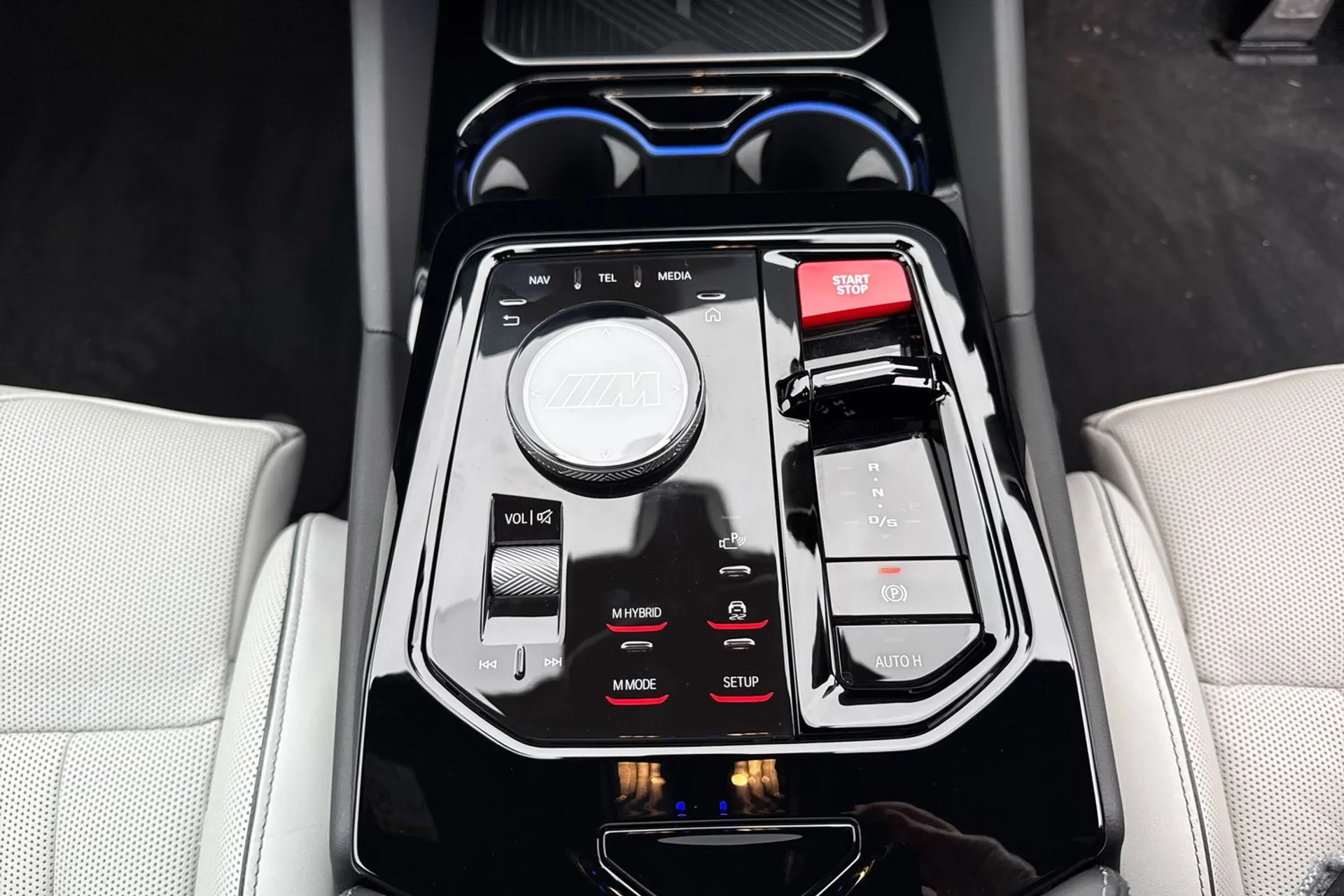 BMW M5 thumbnail image number 8