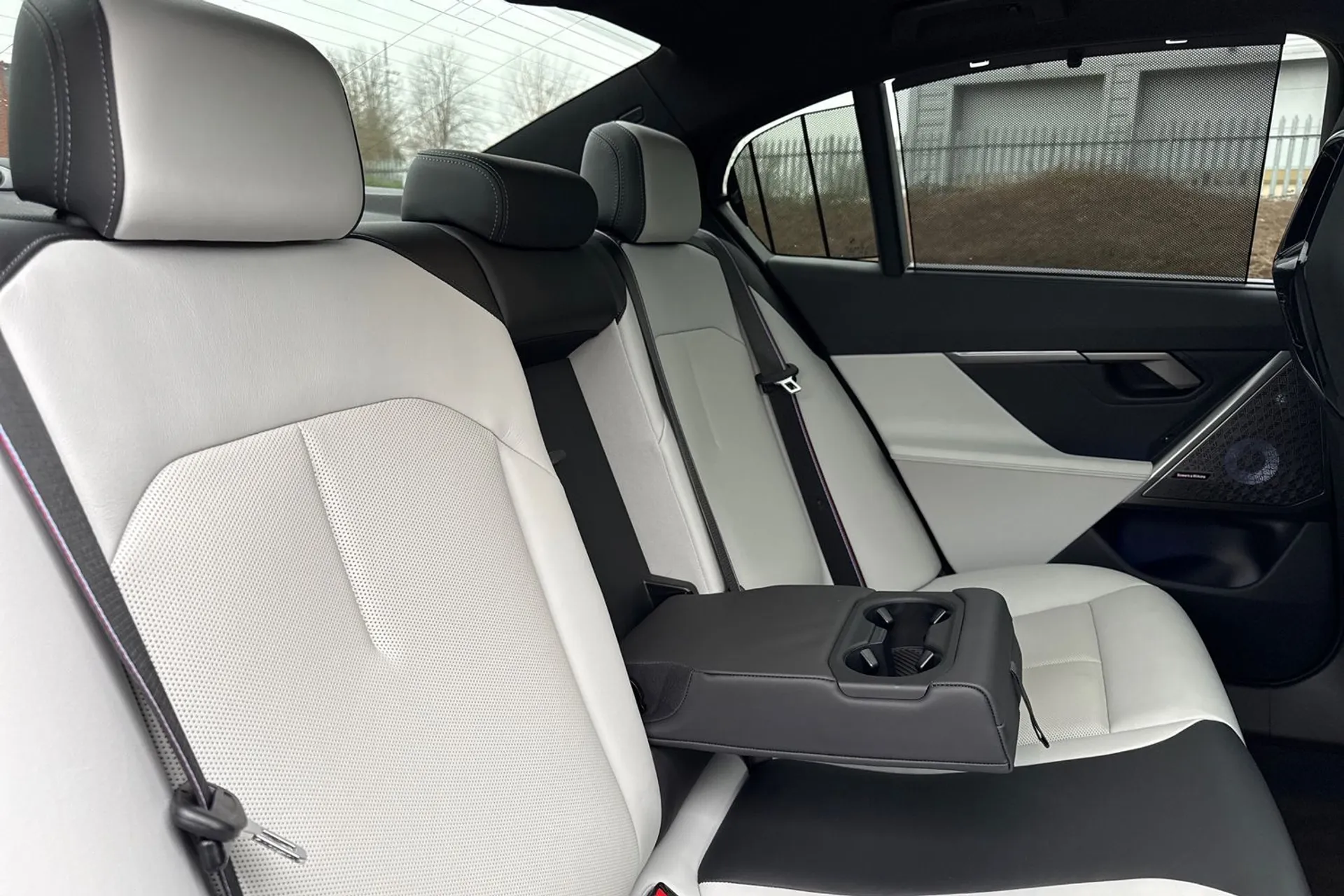 BMW M5 thumbnail image number 46