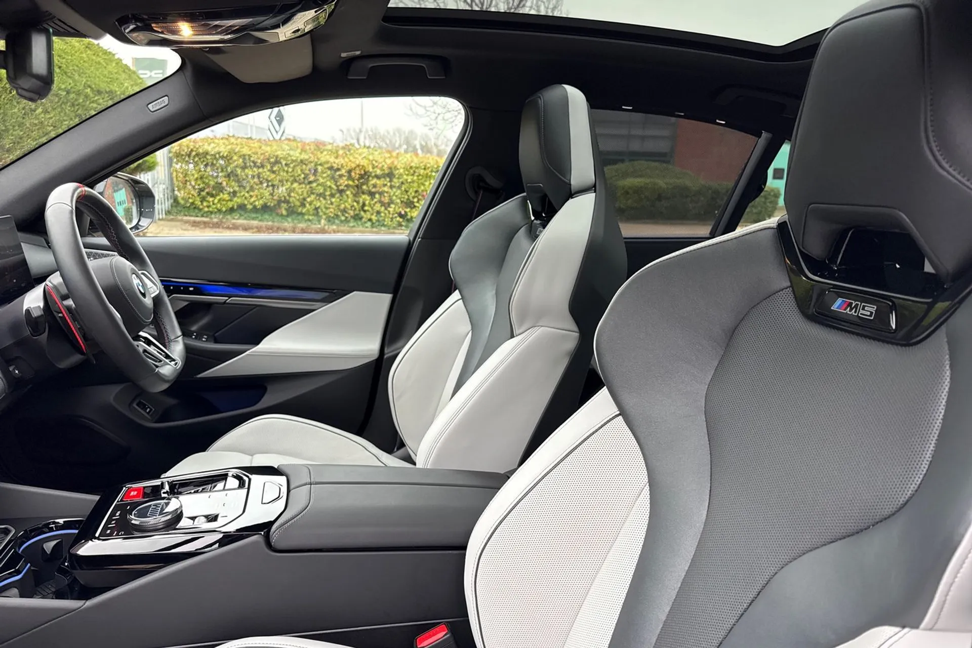 BMW M5 thumbnail image number 53