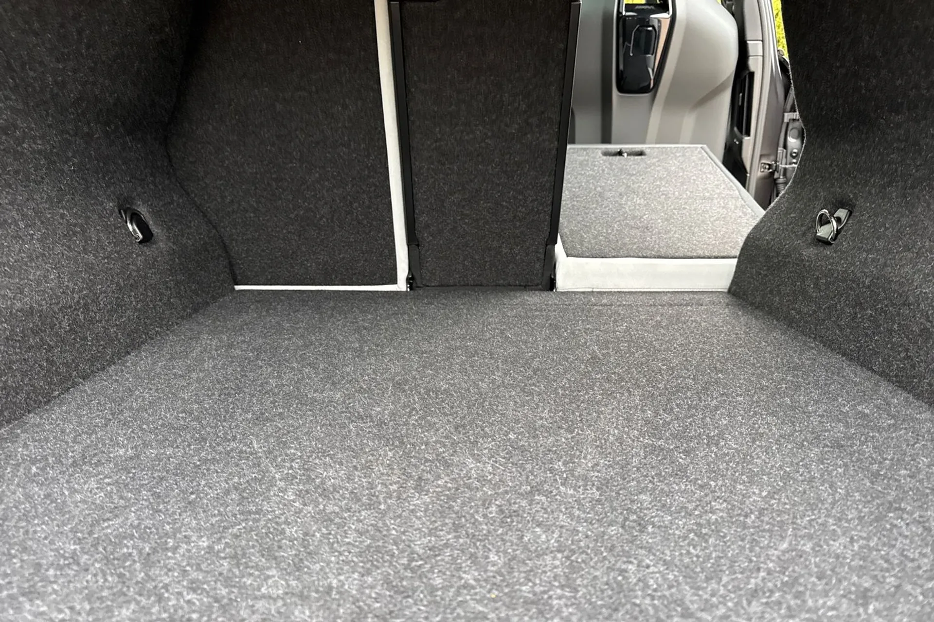 BMW M5 thumbnail image number 44