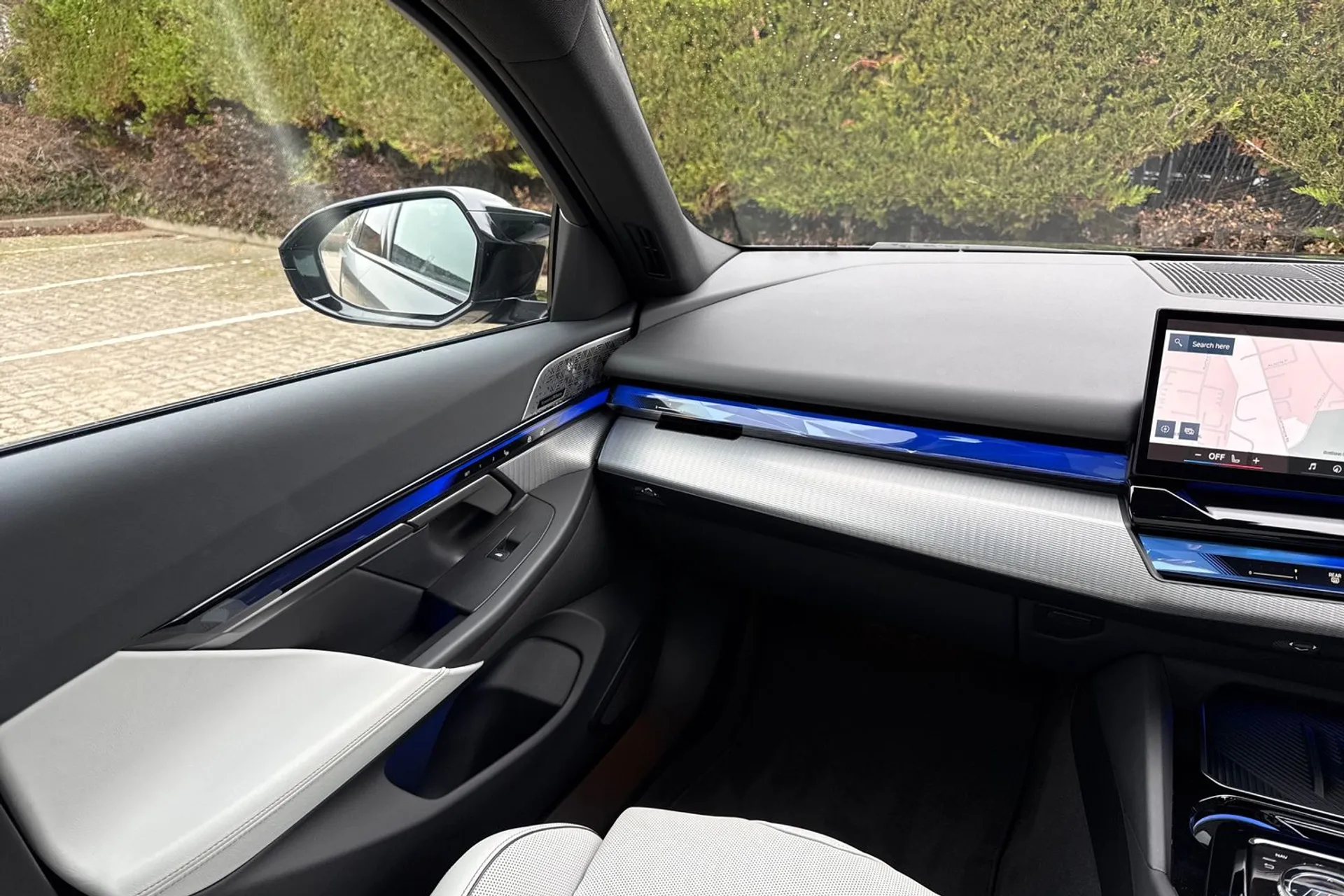 BMW M5 thumbnail image number 61